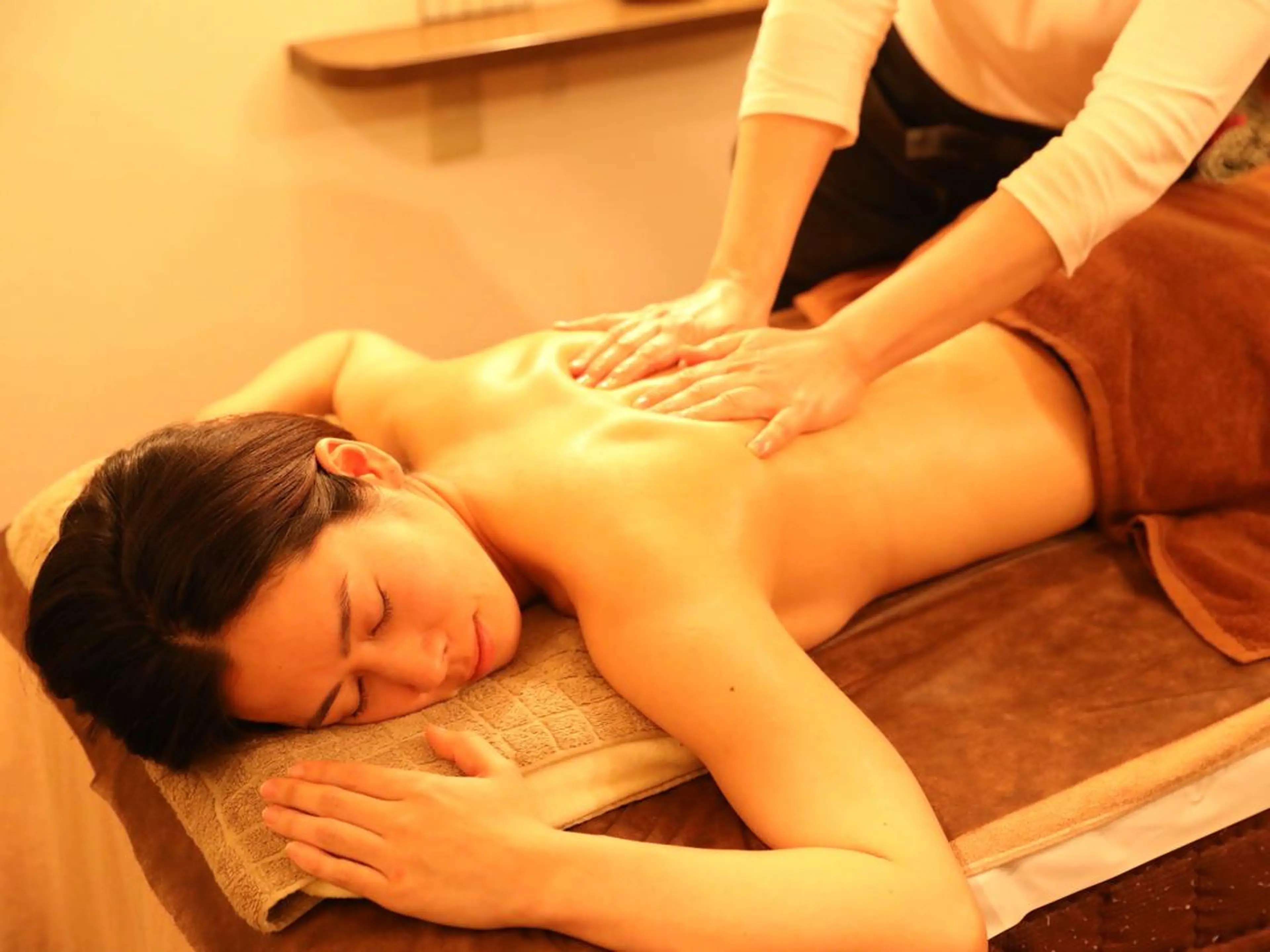 酒井綾子 .トアボーテの眉毛・アイブロウイメージ