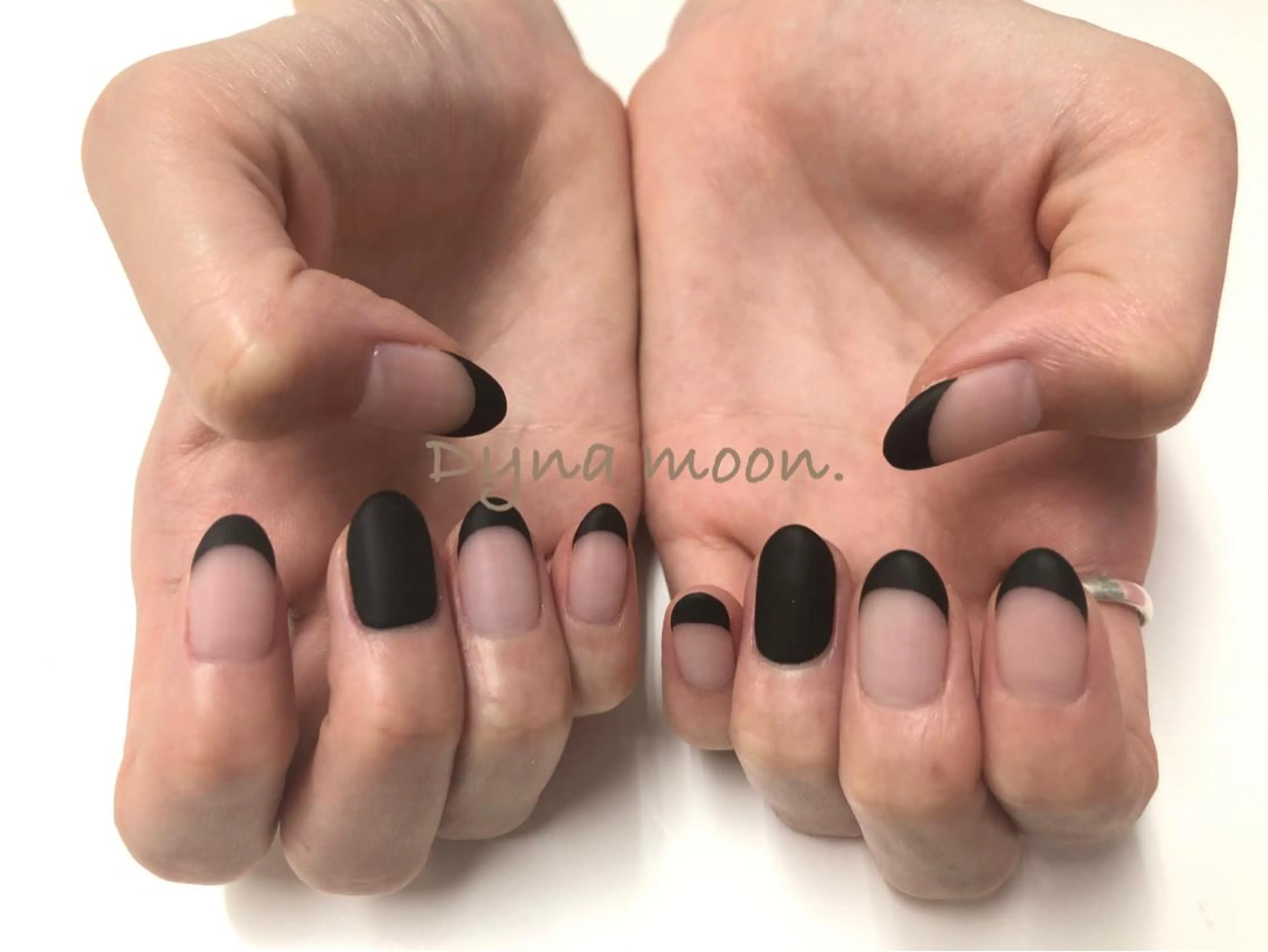 ネイル マットネイル Dyna moon.のネイルデザイン