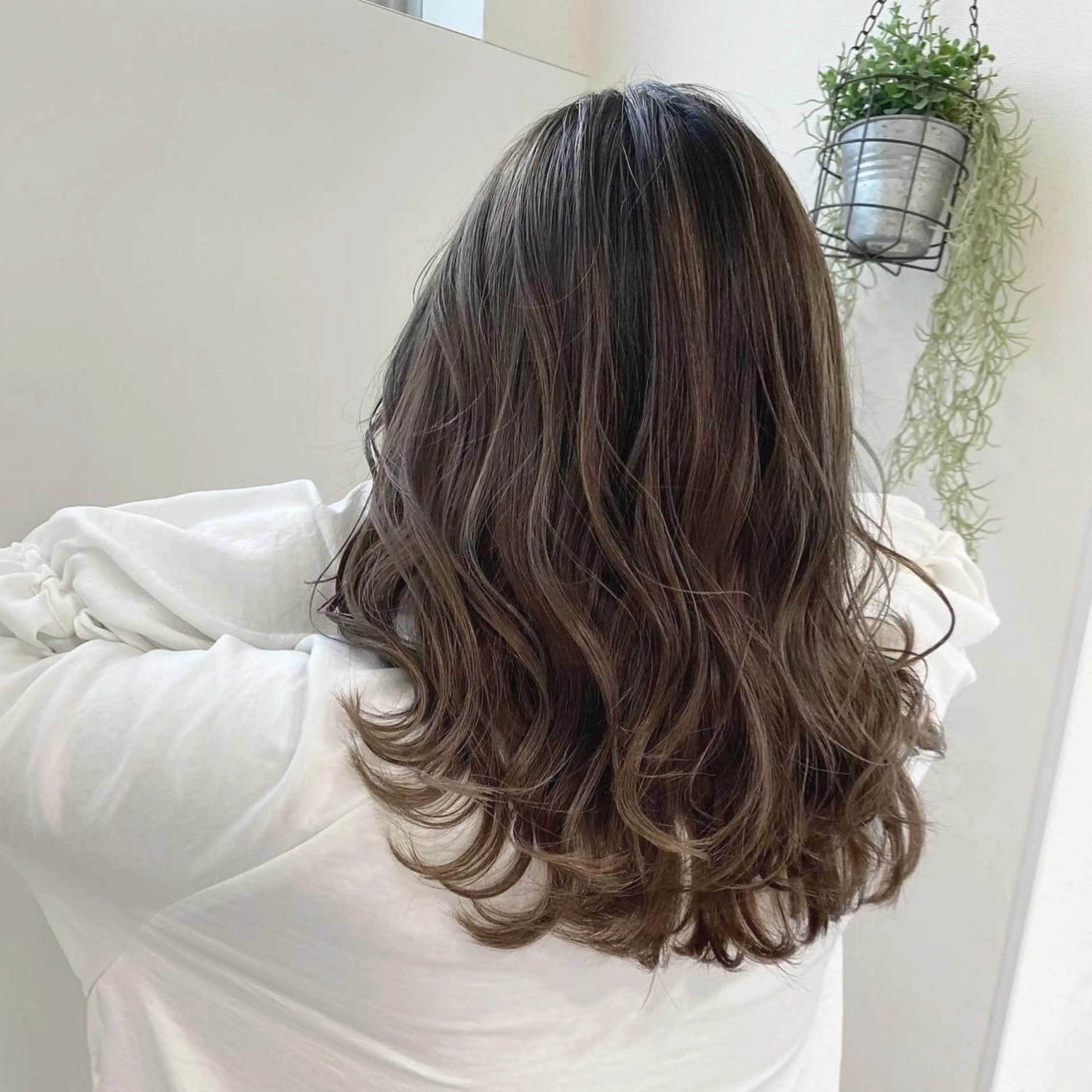 セミロング カラー バレイヤージュ 髪質改善 レイヤーカット カット ヘアカラー トリートメント 山崎俊輔/髪質改善 /バレイヤージュのヘアスタイル