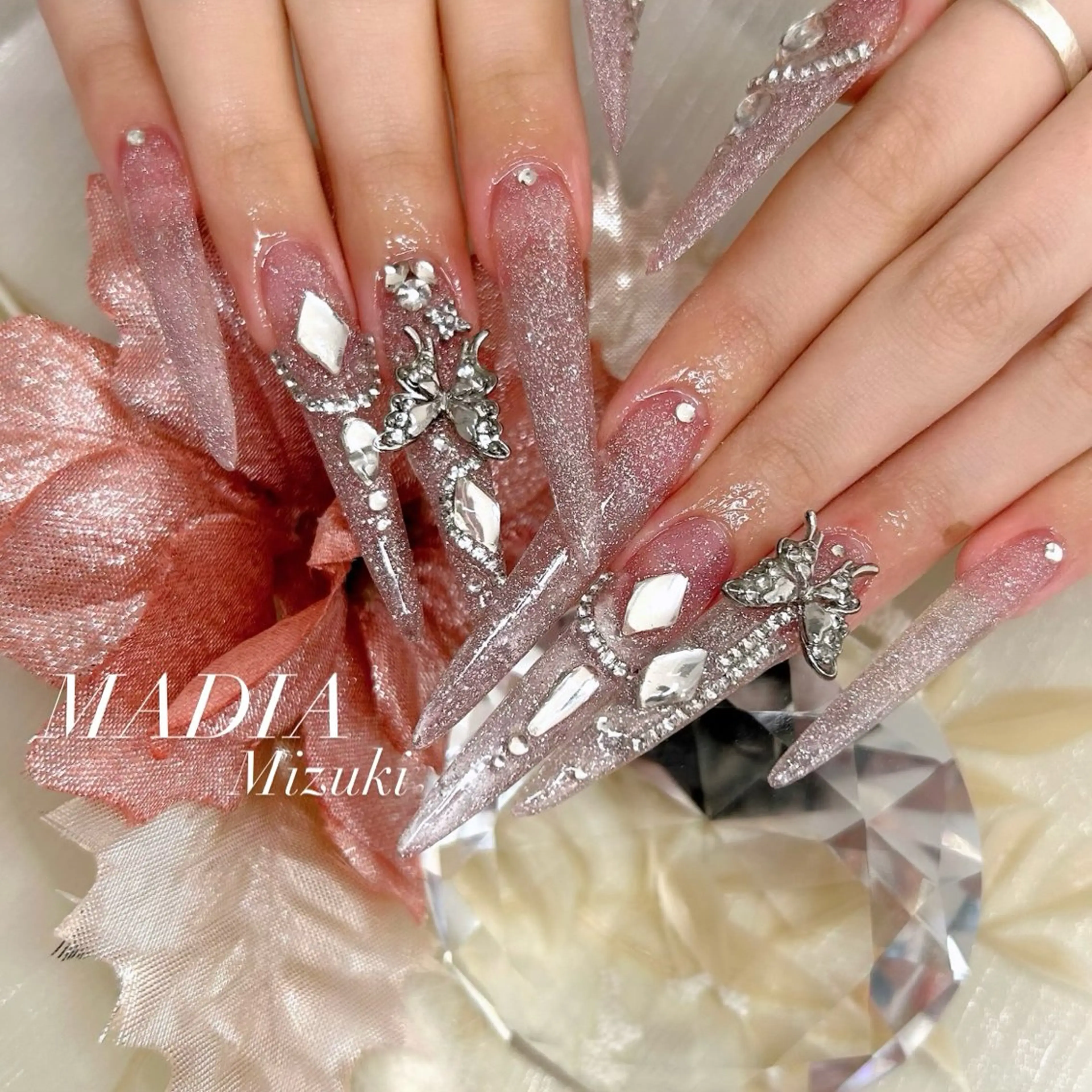 ネイル スカルプネイル Nailsalon MADIA所属・石塚 みずきのネイルデザイン
