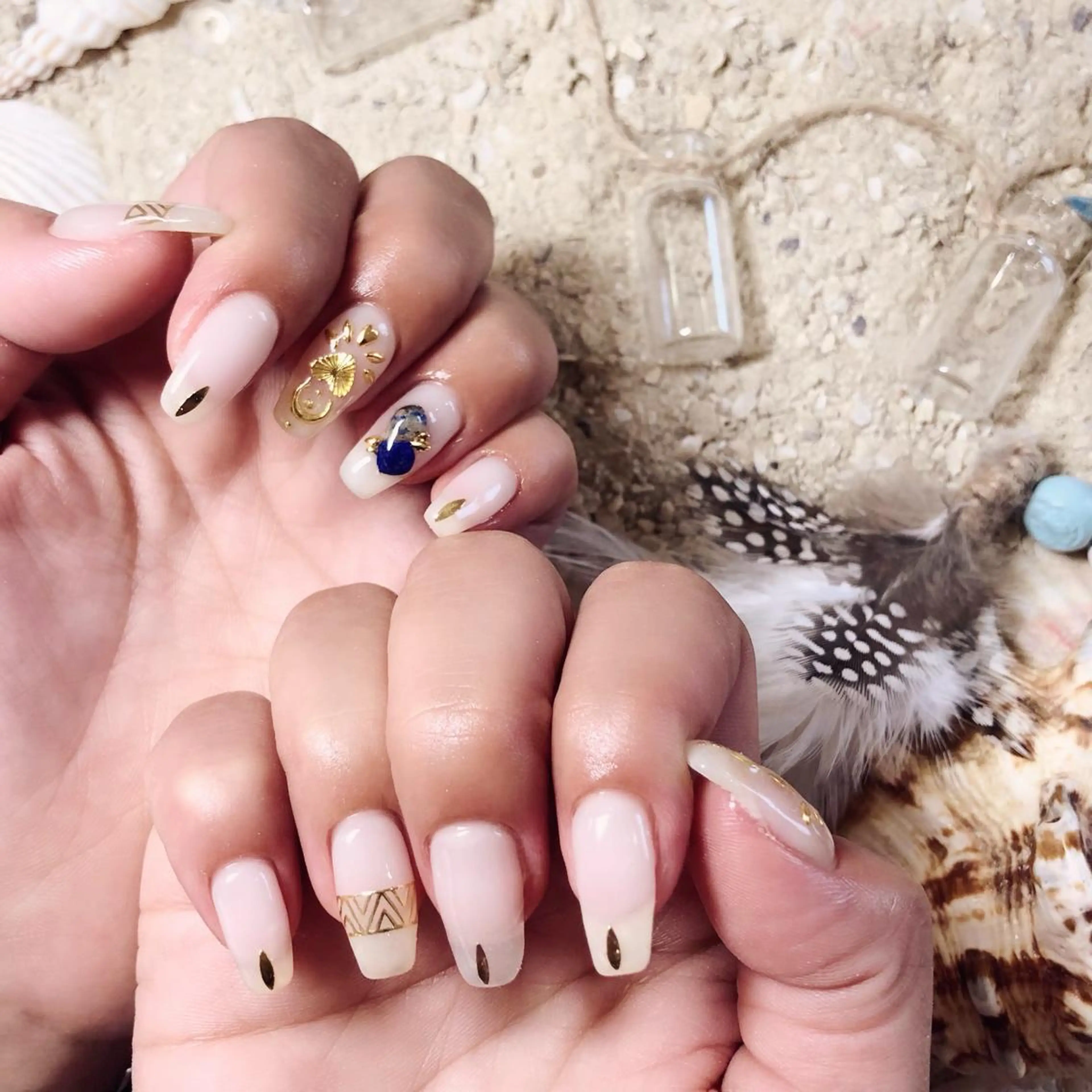 ネイル フットネイル フレンチネイル ジェルネイル ラメ(グリッター) ラメグラデーション NEO Beauty Salon所属・𝐍𝐄𝐎 𝐉𝐔𝐑𝐈のネイルデザイン