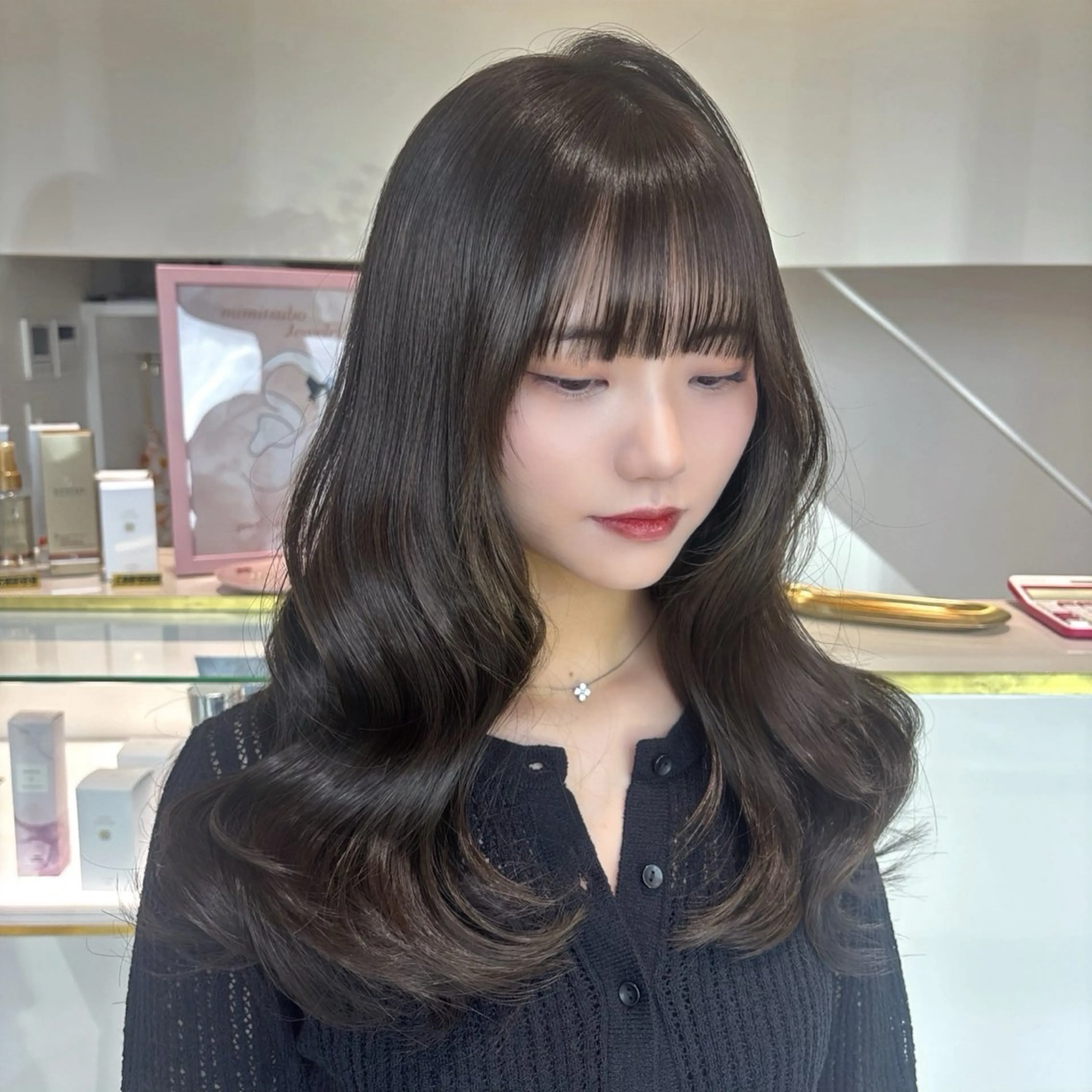 ロング カラー グレージュ オリーブグレージュ オリーブグレー ヘアカラー Lavie moon airiのヘアスタイル