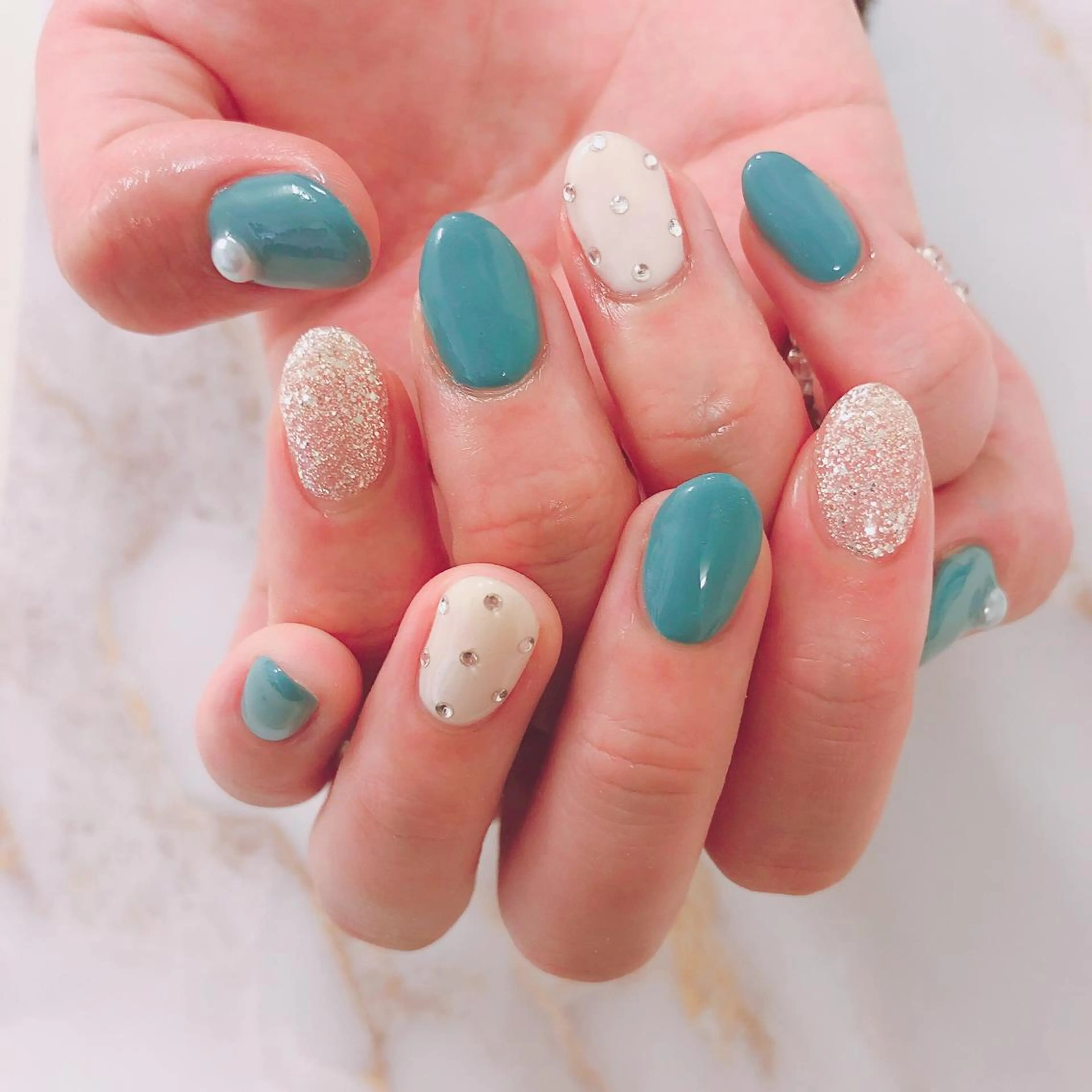 ネイル ブルー ドット ジェルネイル オフィスネイル ono megumiのネイルデザイン