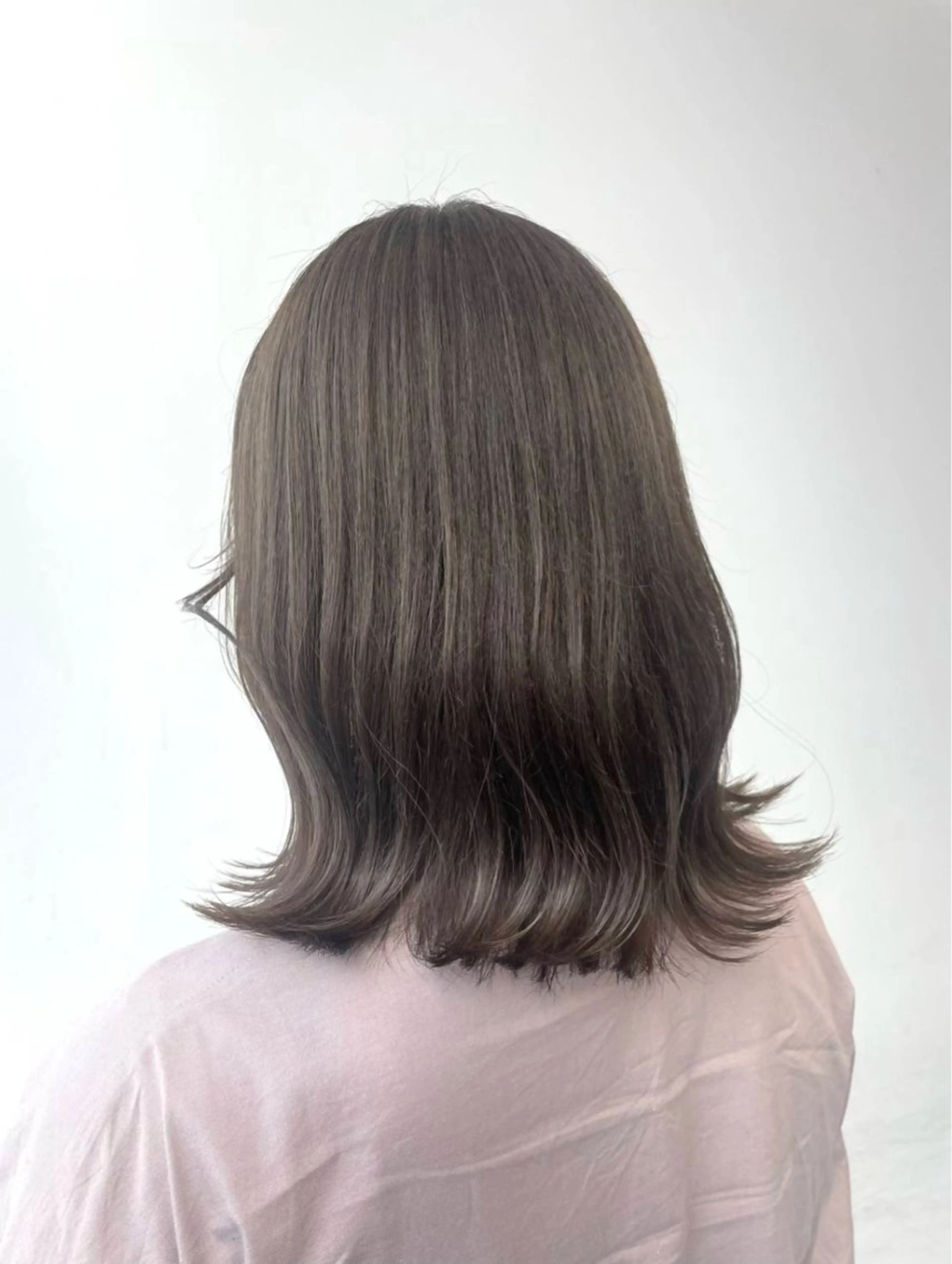 ミディアム カット ヘアカラー トリートメント Cielo by Siestaのヘアスタイル