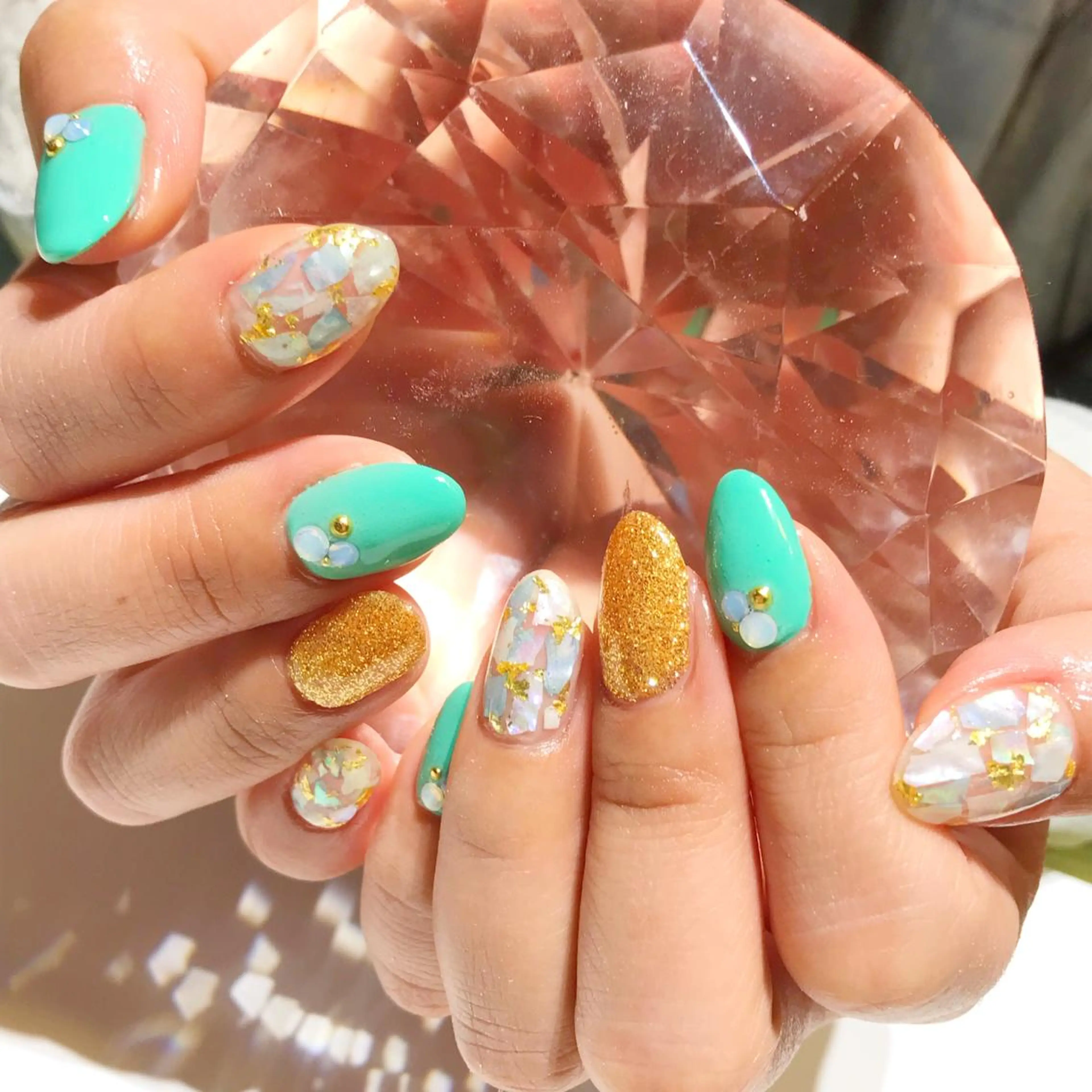 ネイル ジェルネイル YUN 💅のネイルデザイン