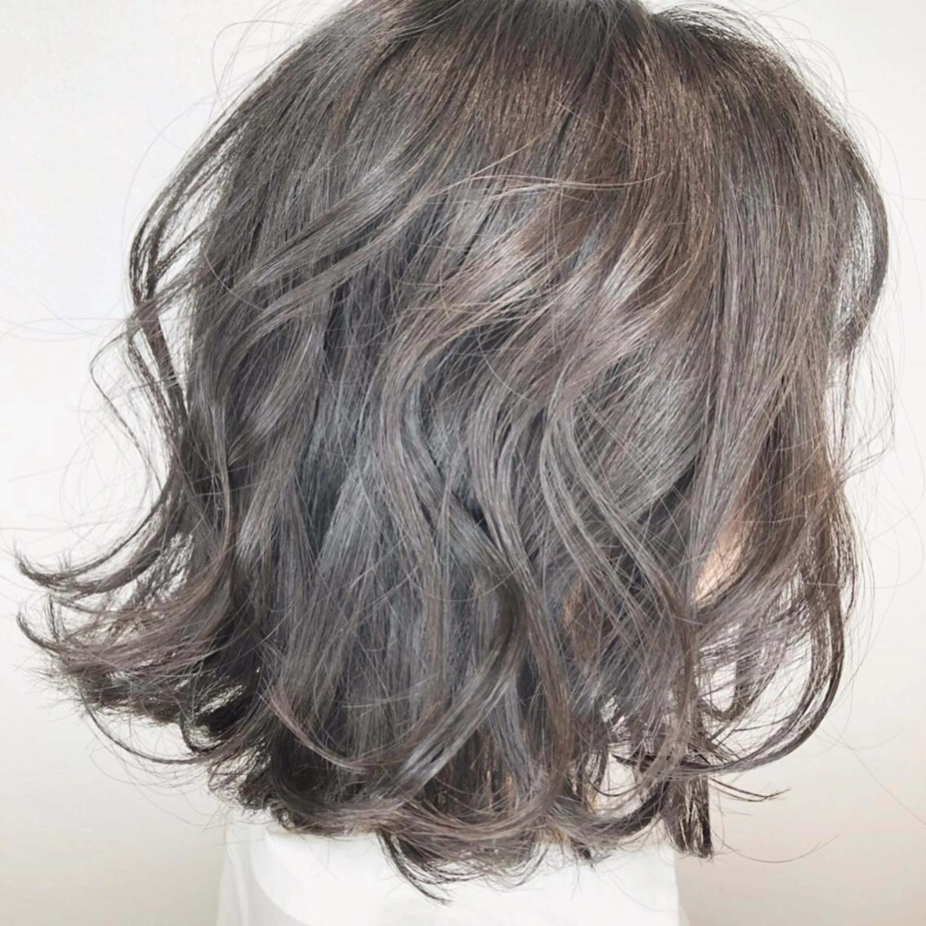 ショート カラー パーマ ショートボブ ハンサムショート ボブ ショートヘア 小顔カット ヘアカラー トリートメント ヘッドスパ 上田 篤史のヘアスタイル