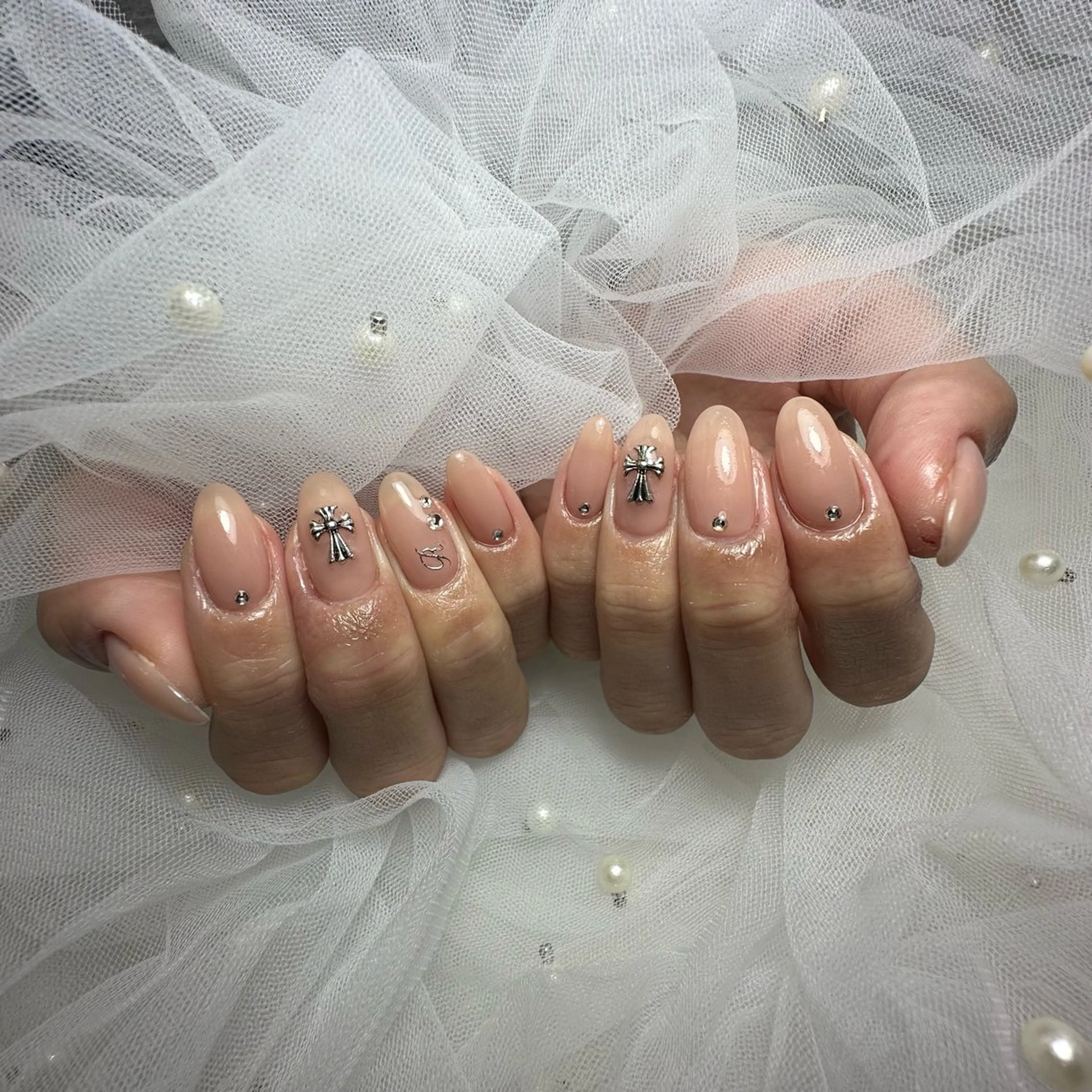 ネイル repos~ルポ~所属・里見 麗のネイルデザイン