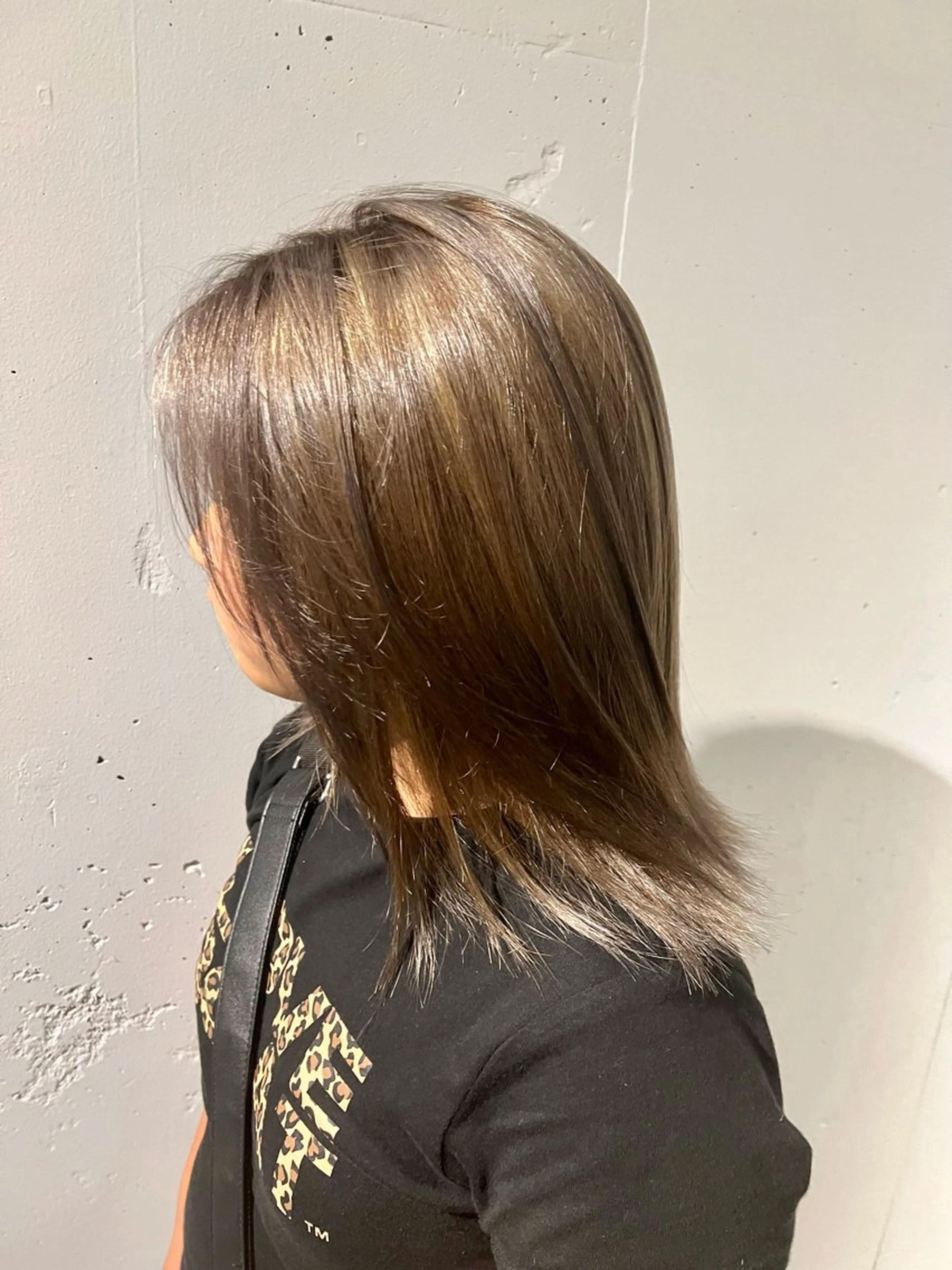 ミディアム カラー キッズ ブリーチ グレージュ ヘアカラー トリートメント ヘッドスパ カラースペシャリスト しょう🧑🏼‍🎨のヘアスタイル