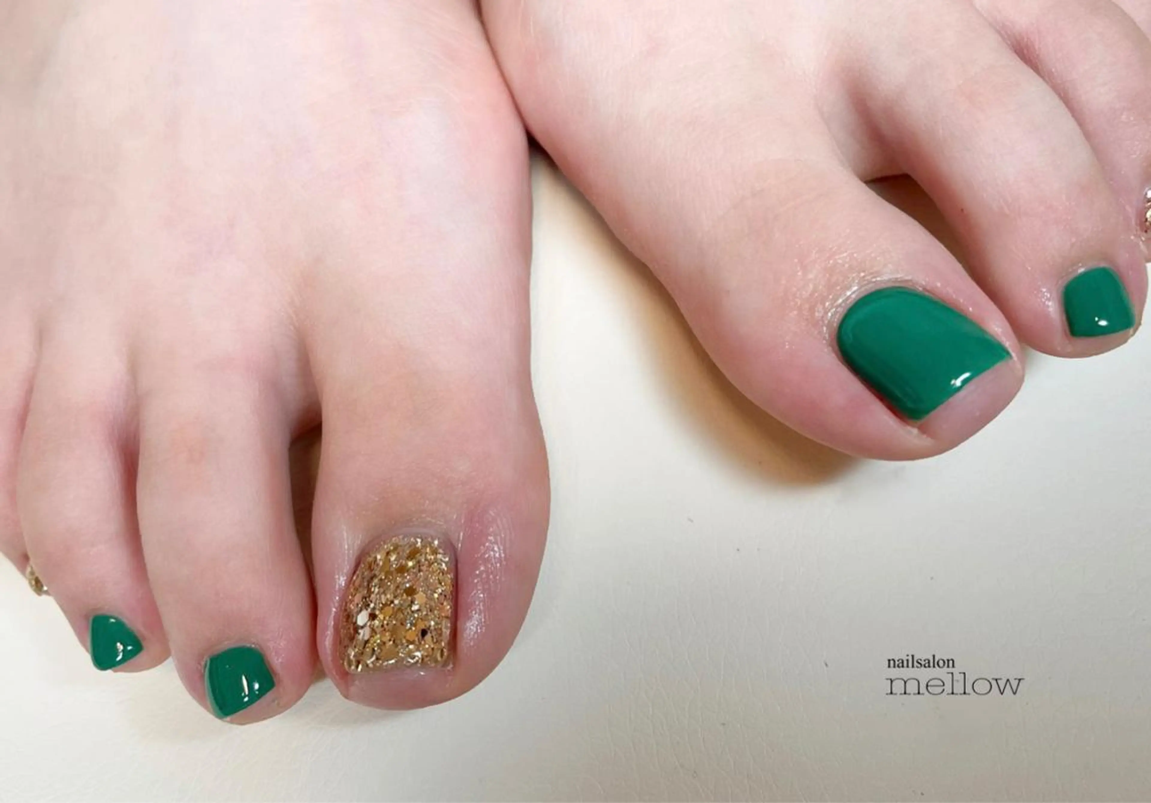 ネイル ゴールド グリーン 大山 浩美のネイルデザイン