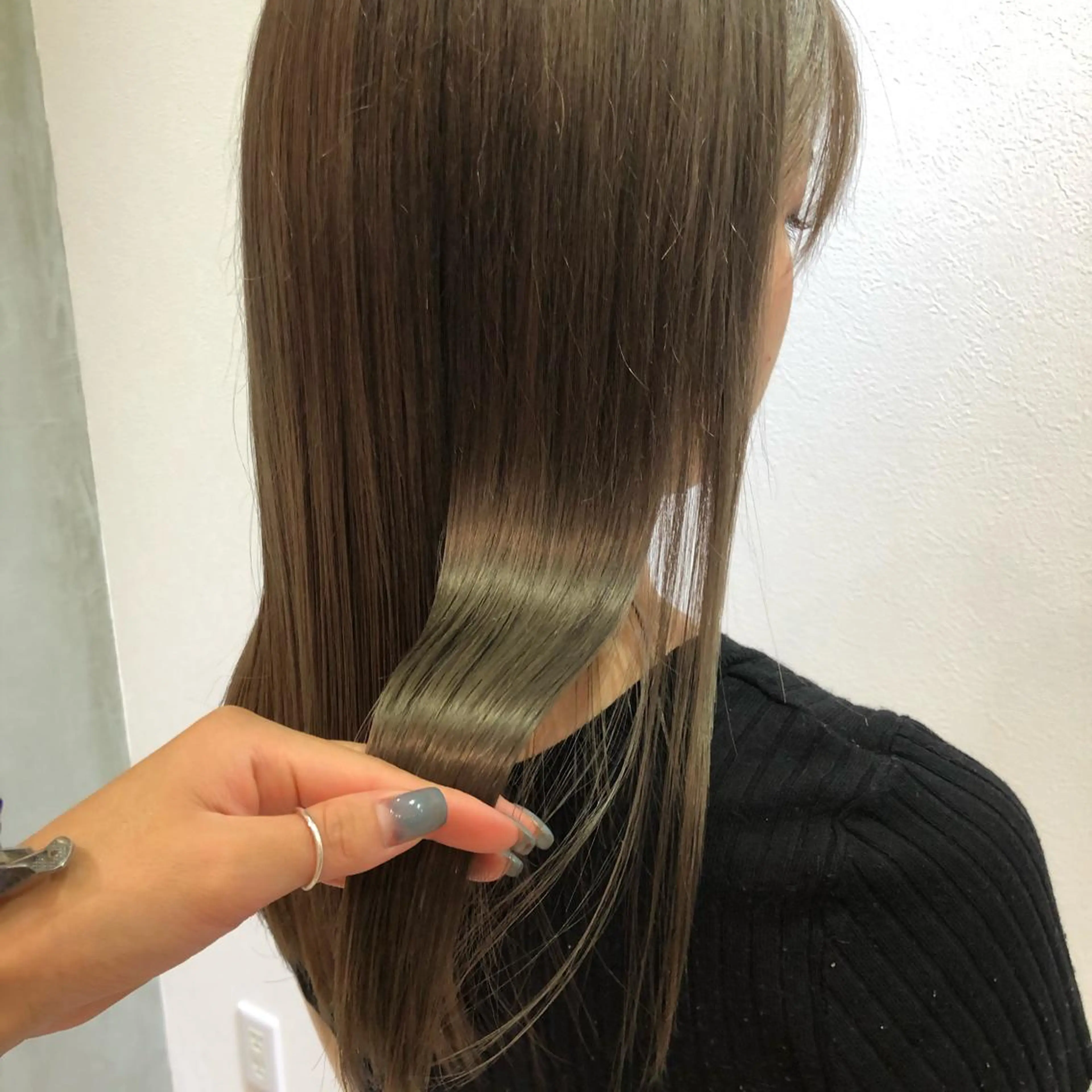 ロング カラー VIEWユリナ メイク/ カットのヘアスタイル