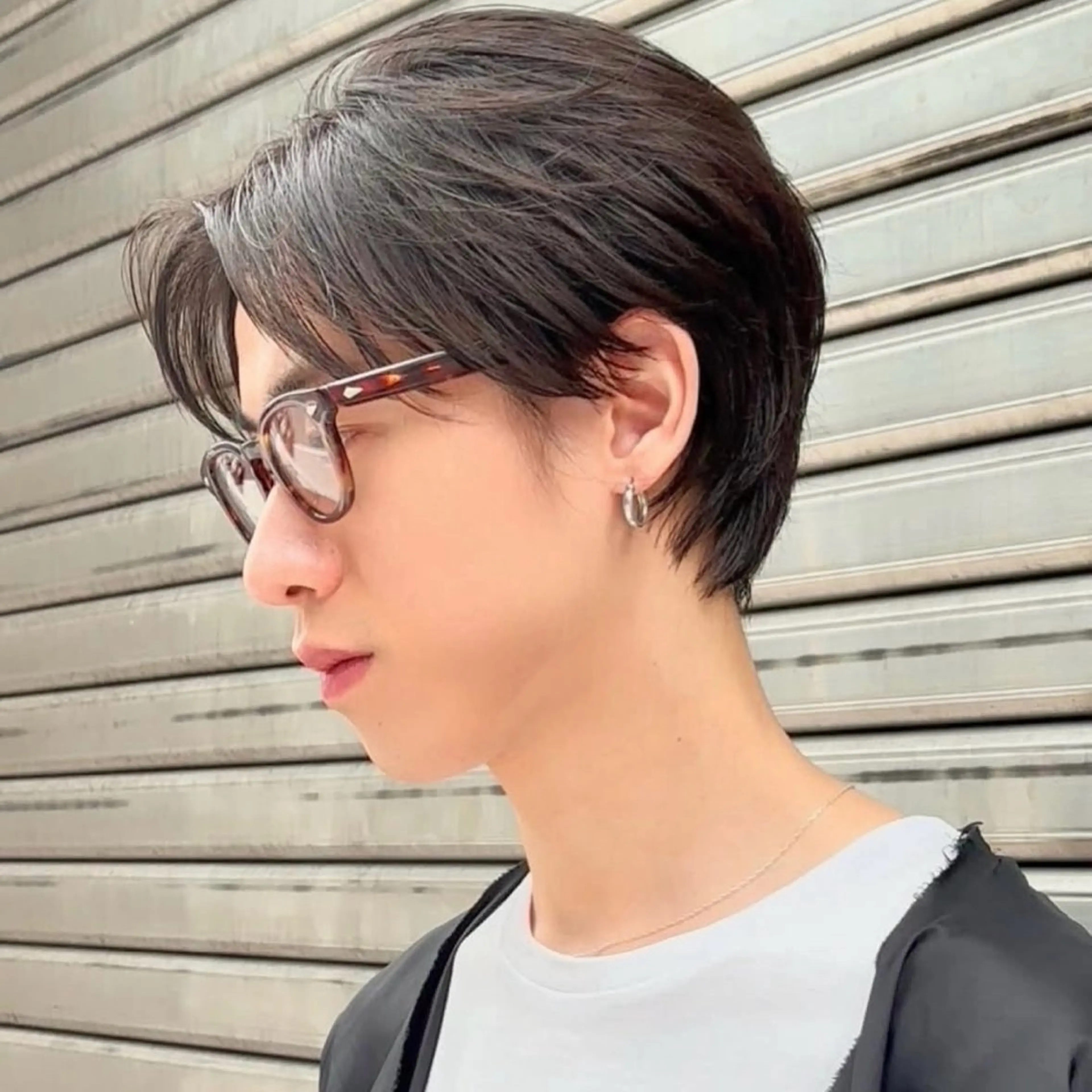 メンズ センターパート ダウンパーマ カルマパーマ マッシュ メンズパーマ 新宿/韓国レイヤー/ 顔まわり/メンズヘアのヘアスタイル