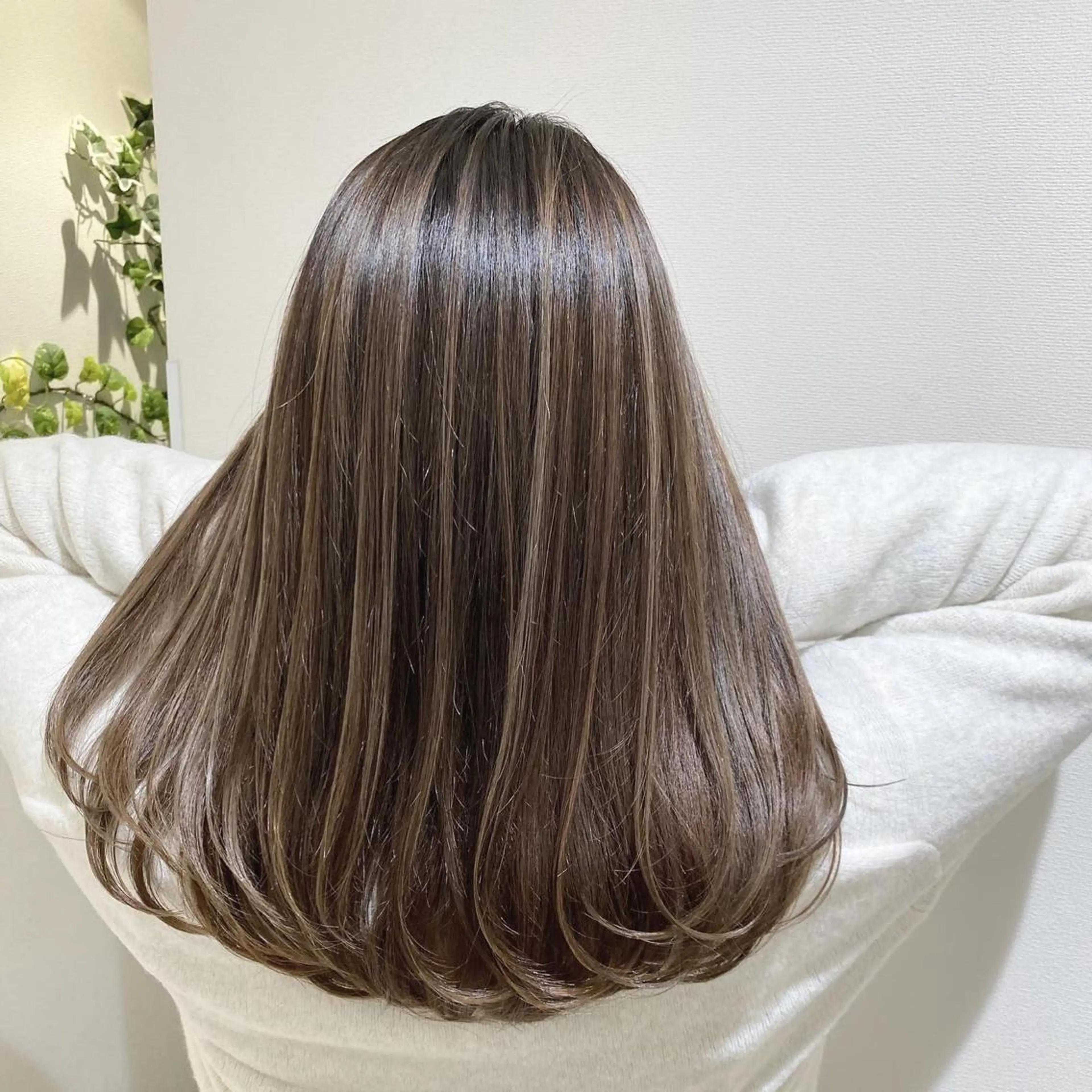 セミロング カラー バレイヤージュ 髪質改善 レイヤーカット カット ヘアカラー トリートメント 山崎俊輔/髪質改善 /バレイヤージュのヘアスタイル