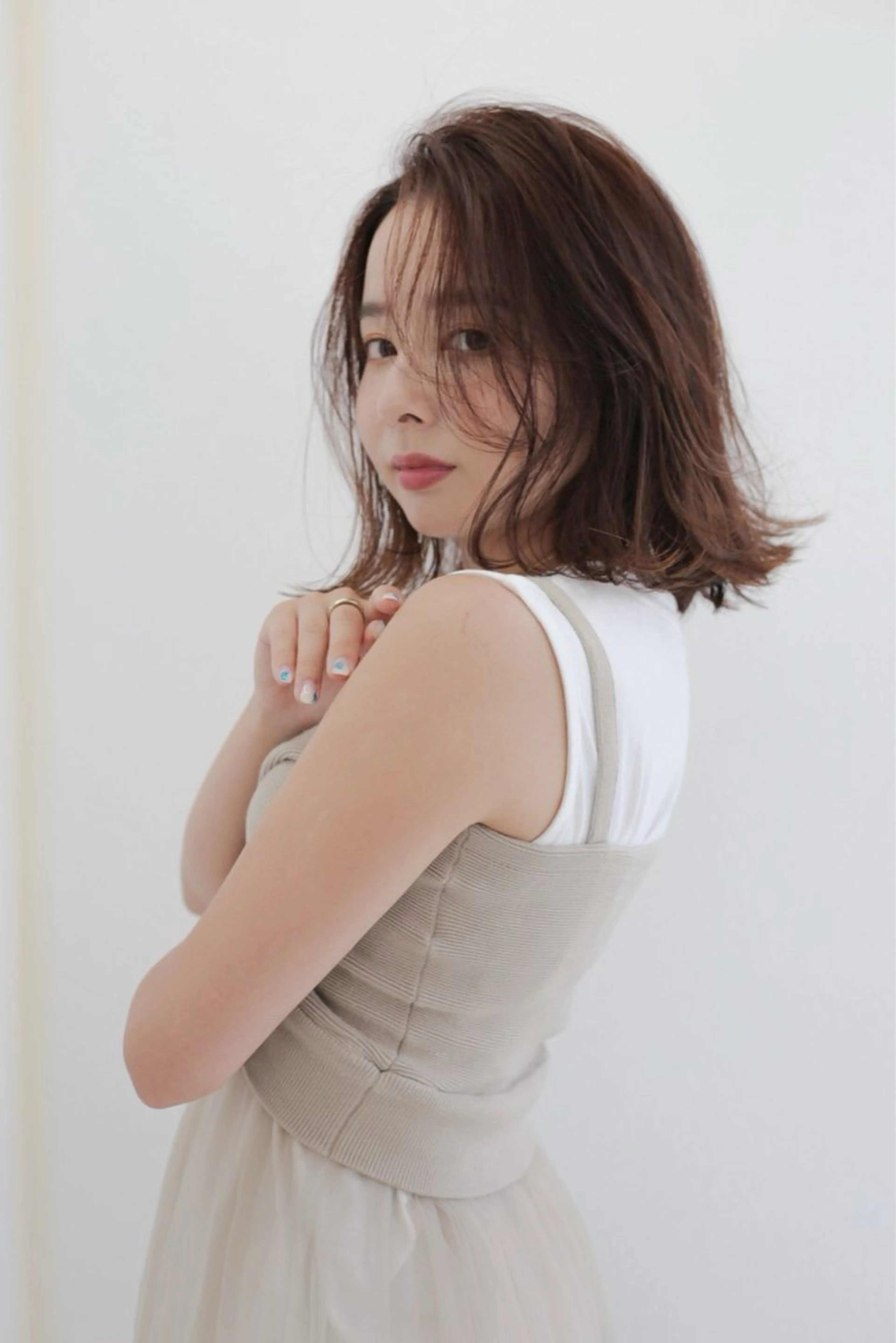 ミディアム カラー カット ヘアカラー トリートメント ヘアーロウル ニコラのヘアスタイル