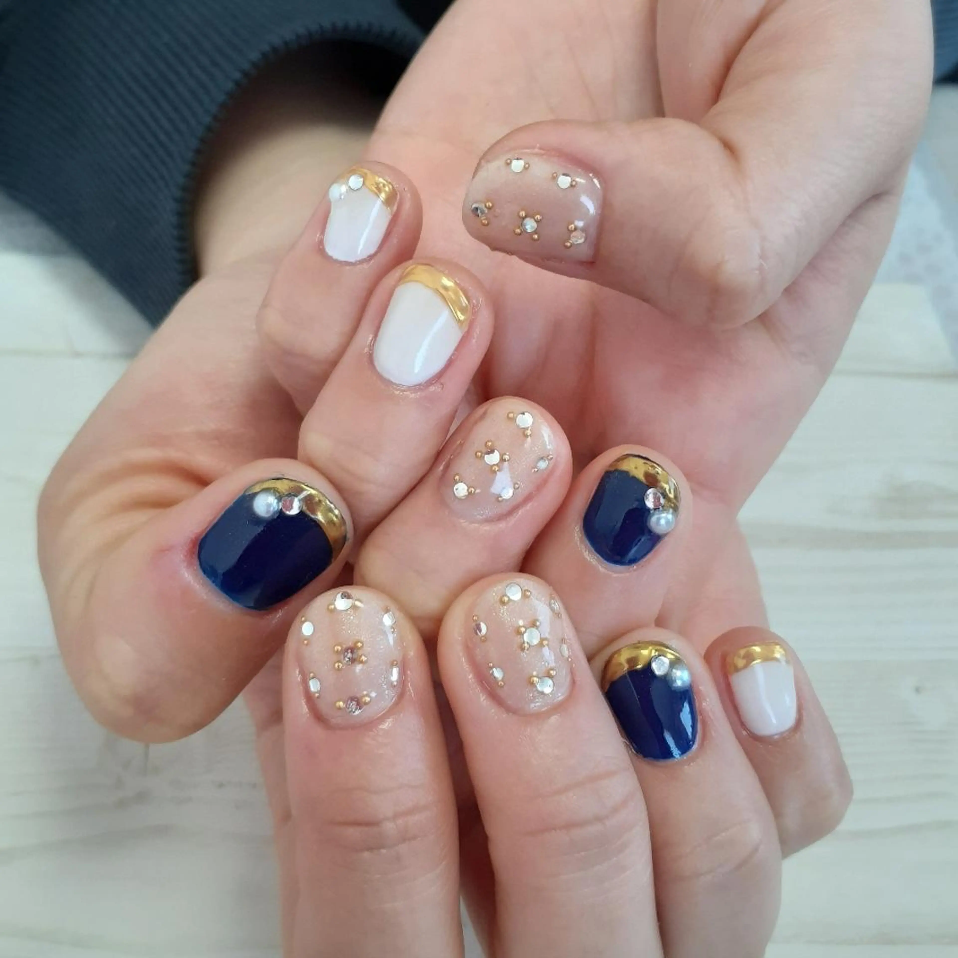 ネイル ネイビー ホワイト ハンドネイル 池元 真由美のネイルデザイン