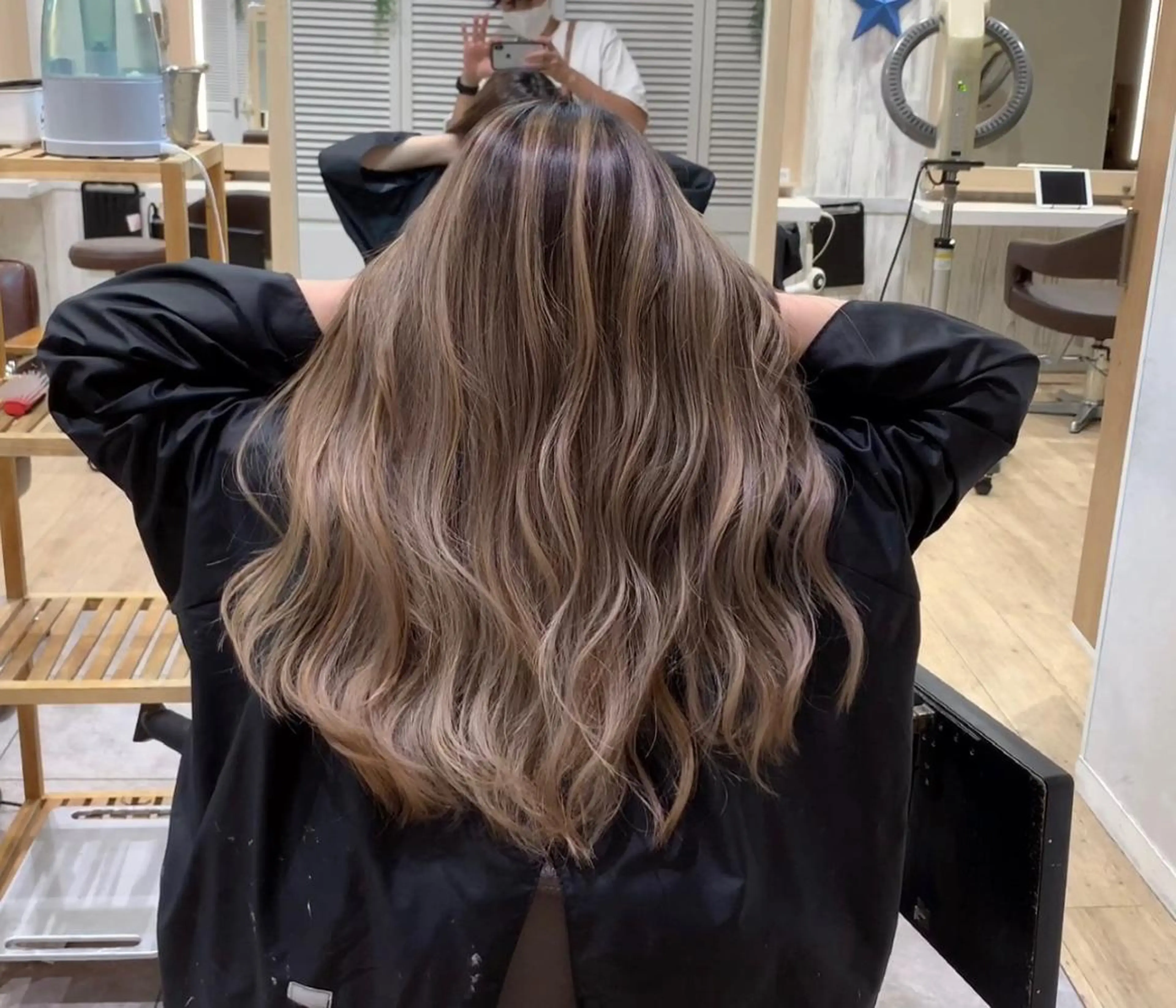 ロング カラー LUSTRE クロサワのヘアスタイル