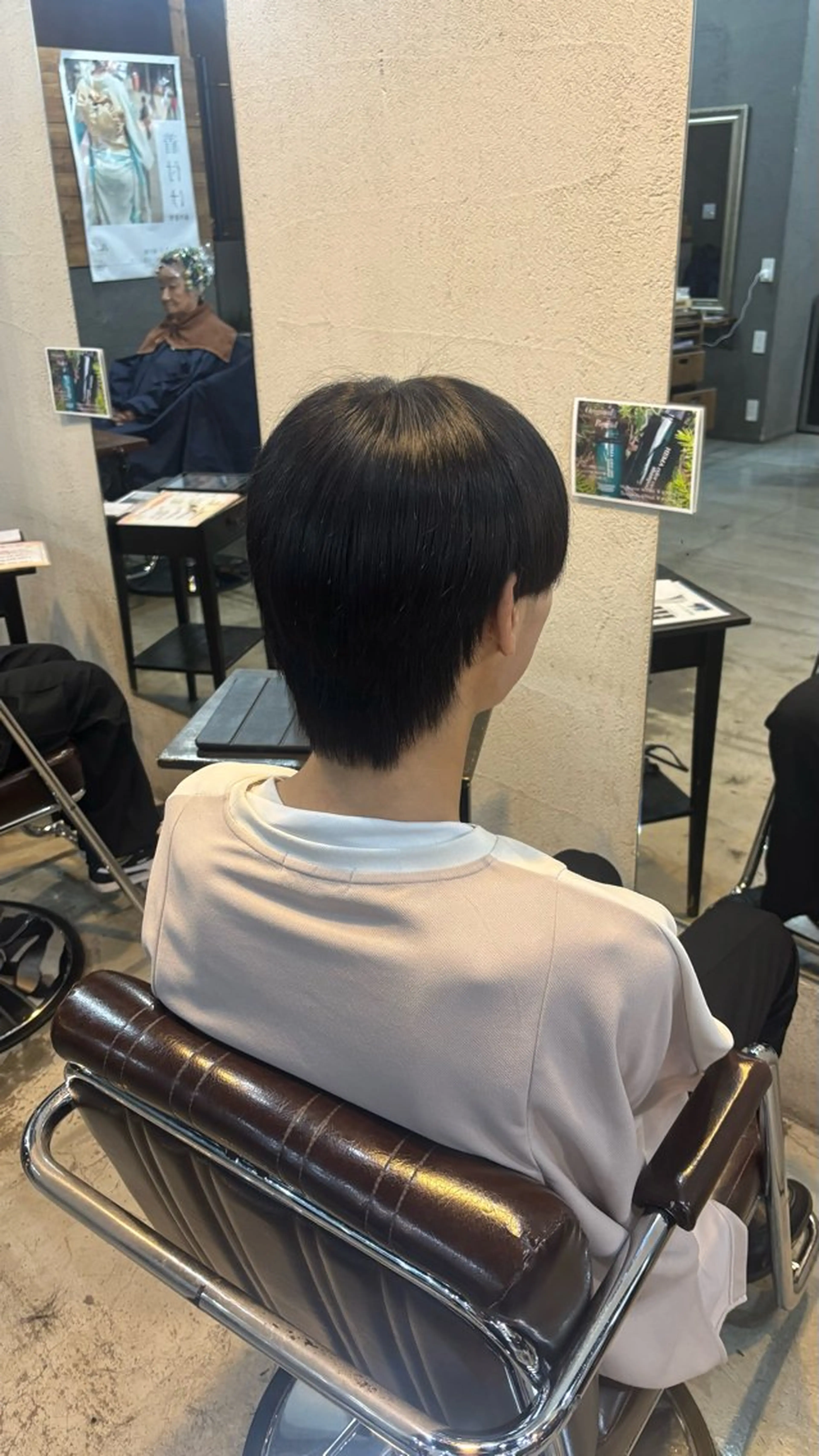 メンズ マッシュ 刈り上げ 小池 かなこのヘアスタイル