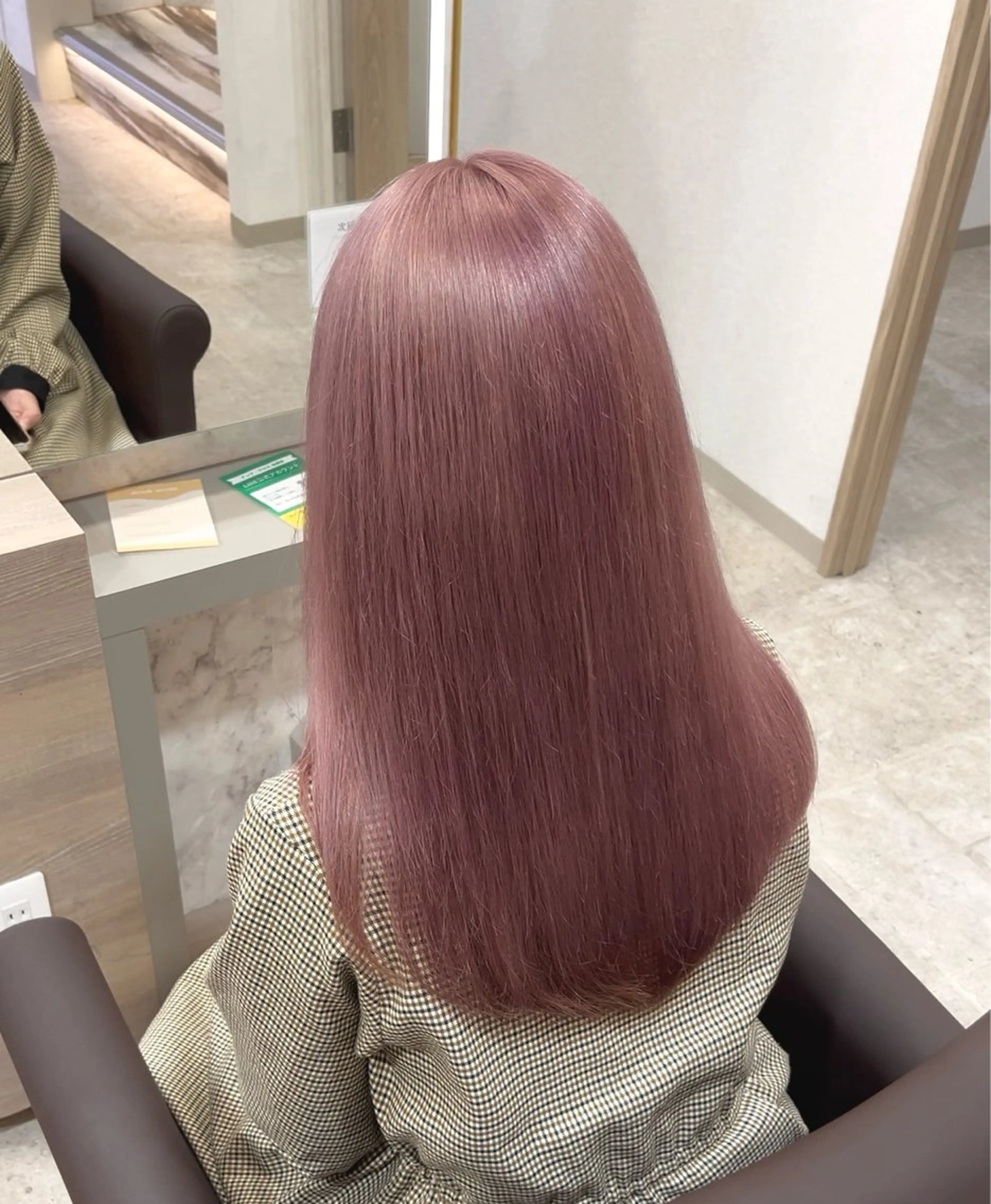 セミロング PSY(サイ)池袋 あいりのヘアスタイル