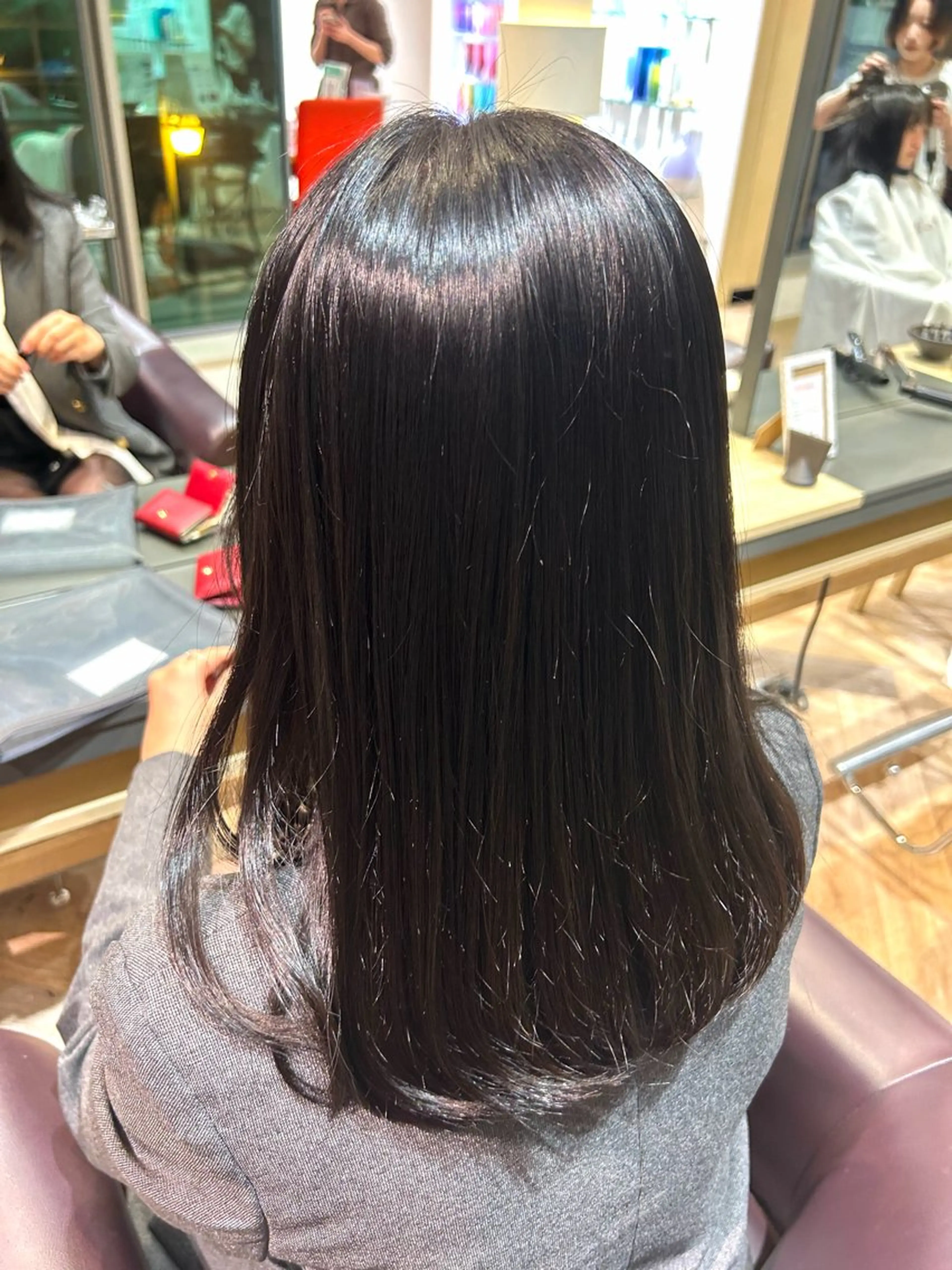 ミディアム カラー ブラウンカラー ダークブラウン 加藤 千穂のヘアスタイル