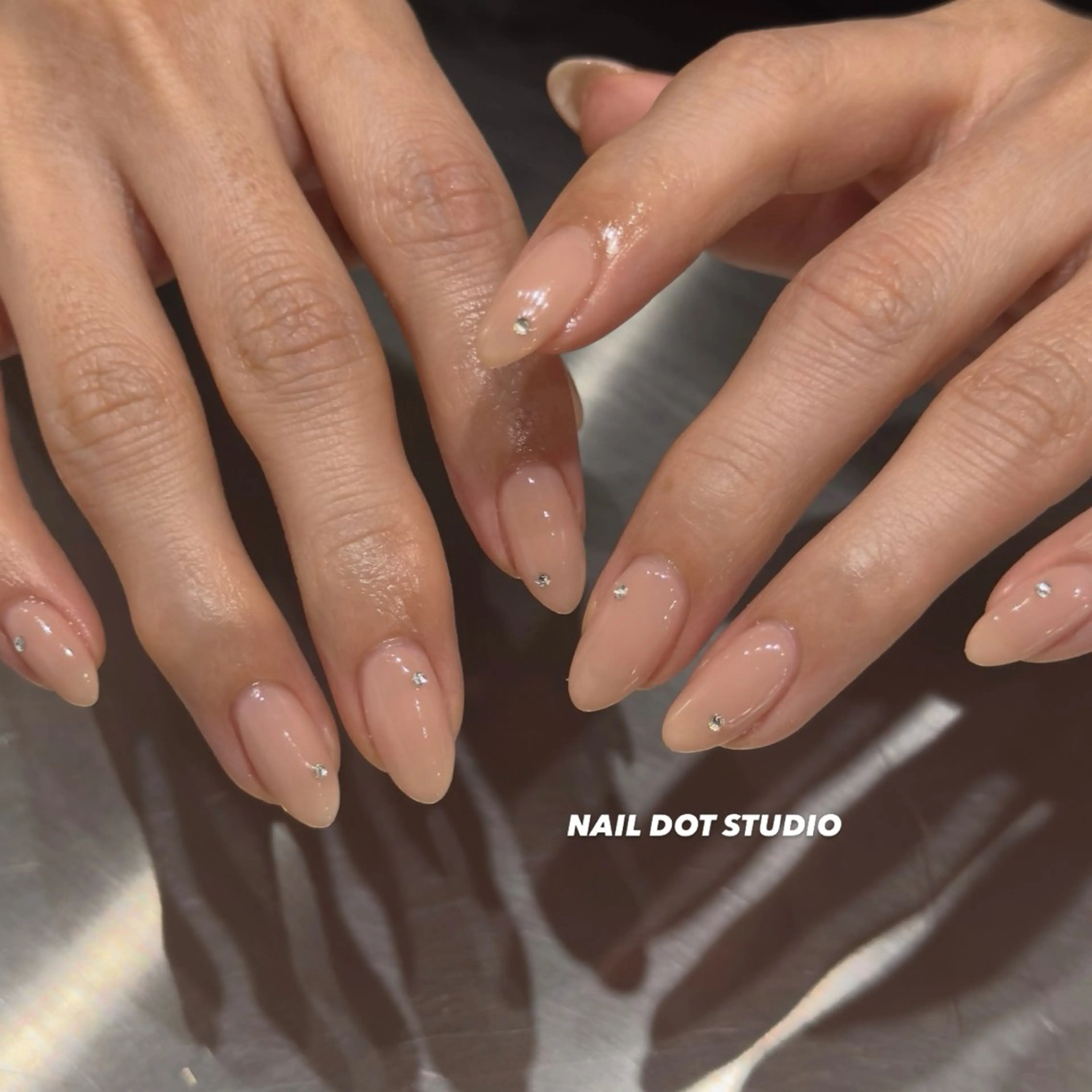 ネイル ハンドネイル NAILDOTSTU DIO SEINAのネイルデザイン