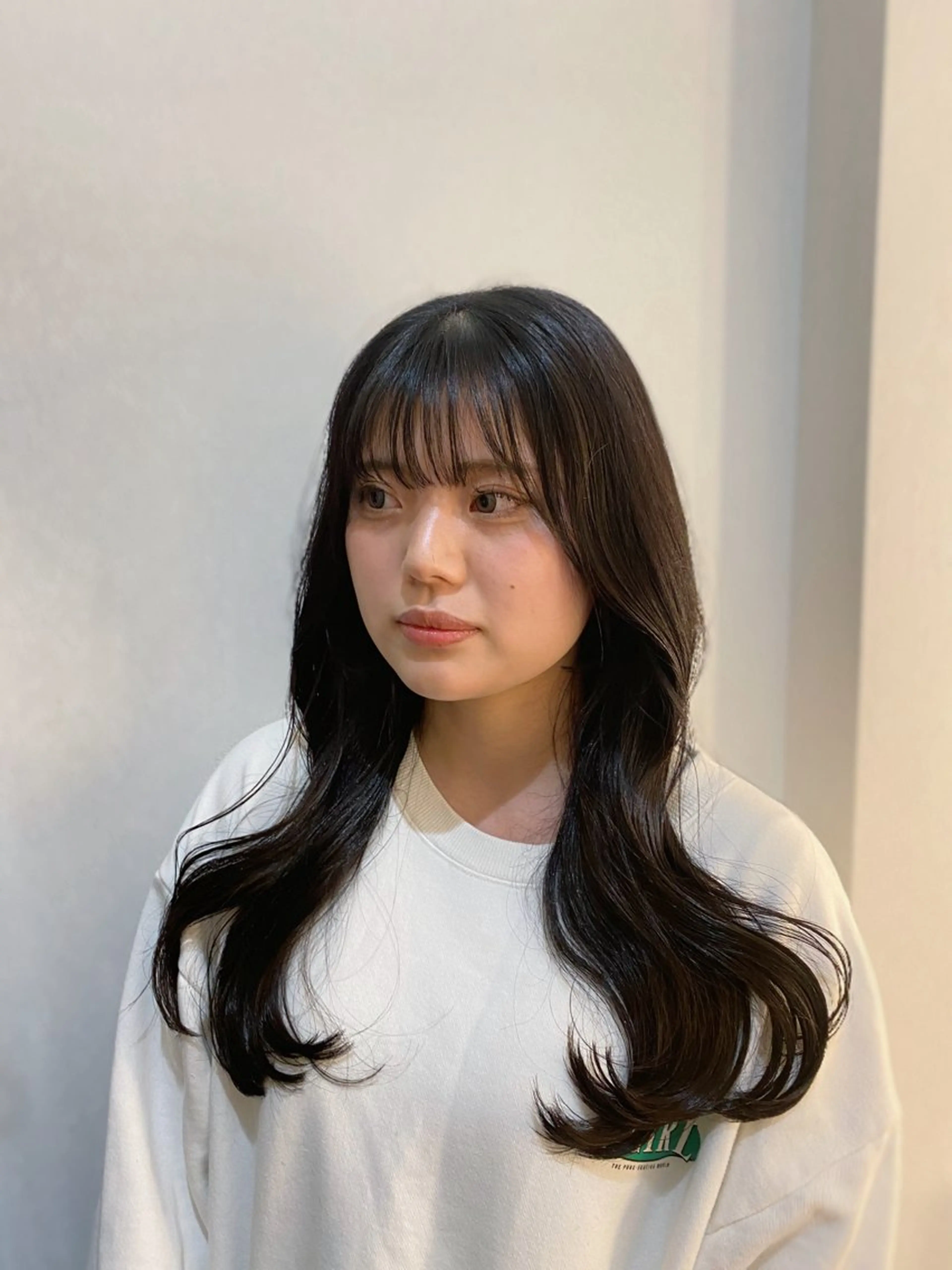 ロング 内田 穂乃香のヘアスタイル