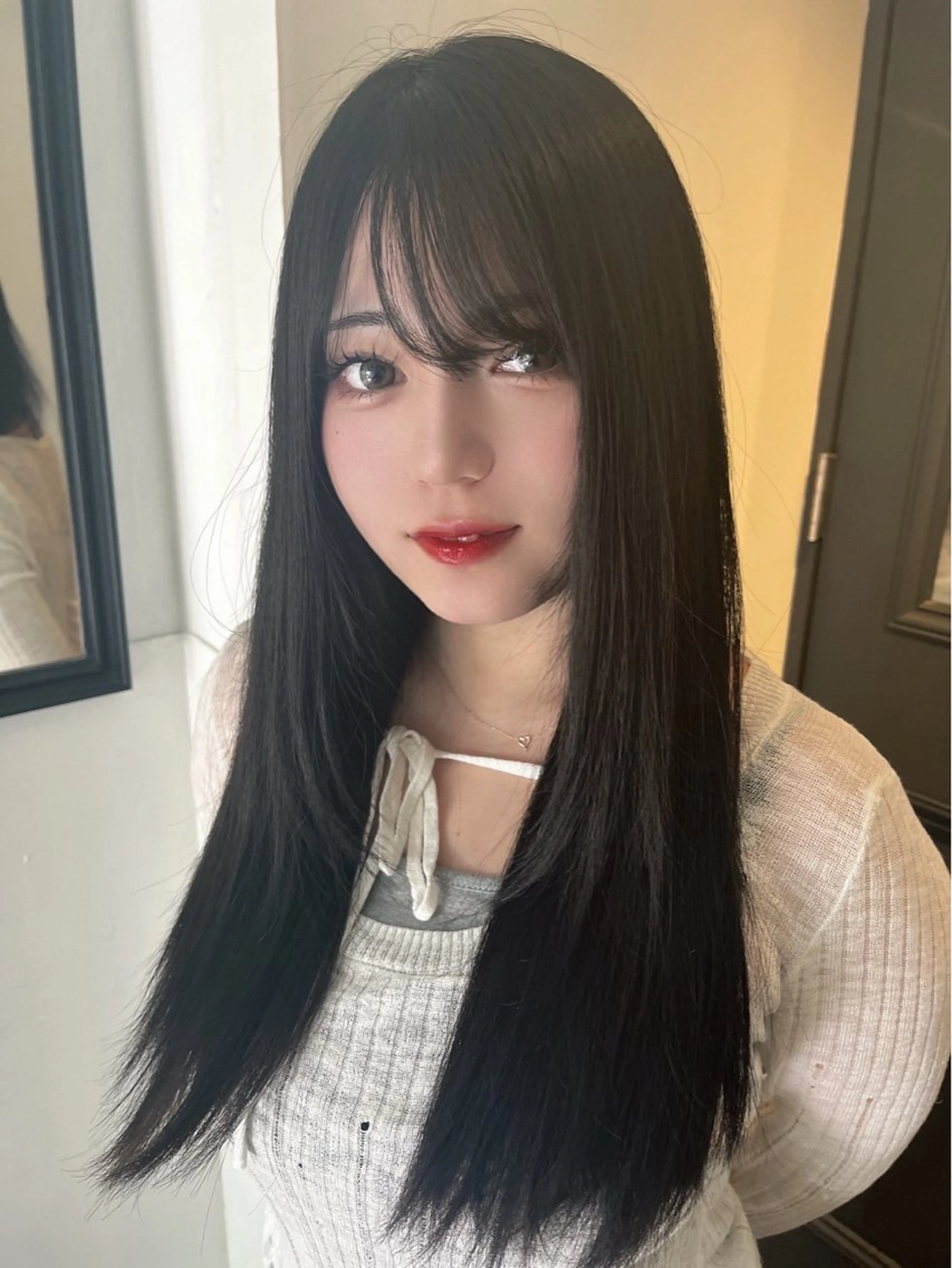 カラー シモカワ メイのヘアスタイル