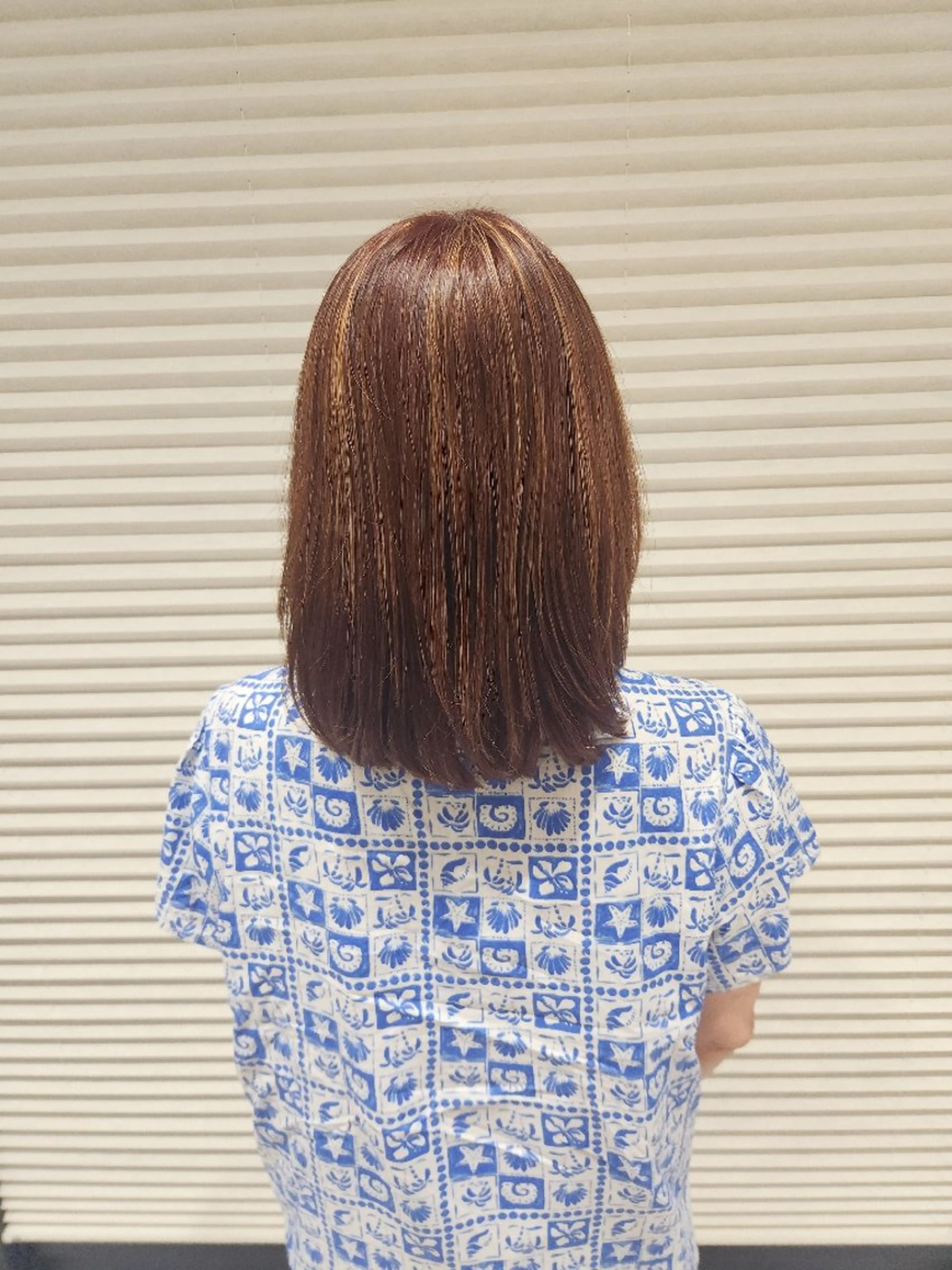 カラー セミロング ブラウンカラー ピンクカラー ピンクブラウン レイヤーカット 明石 イーノックのヘアスタイル