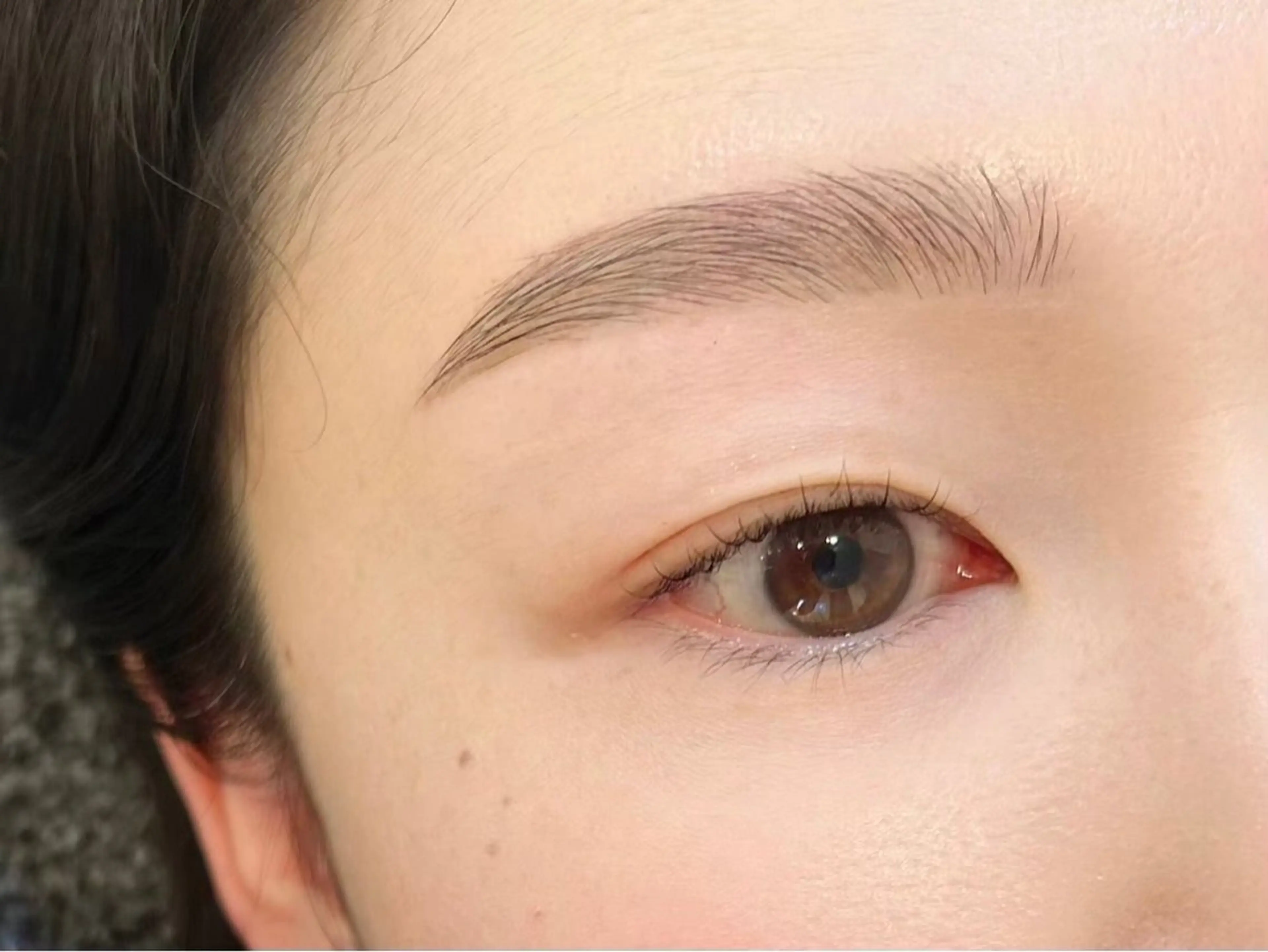 【25歳以下の方限定】眉ワックス＋間引き（メイク込み）の写真