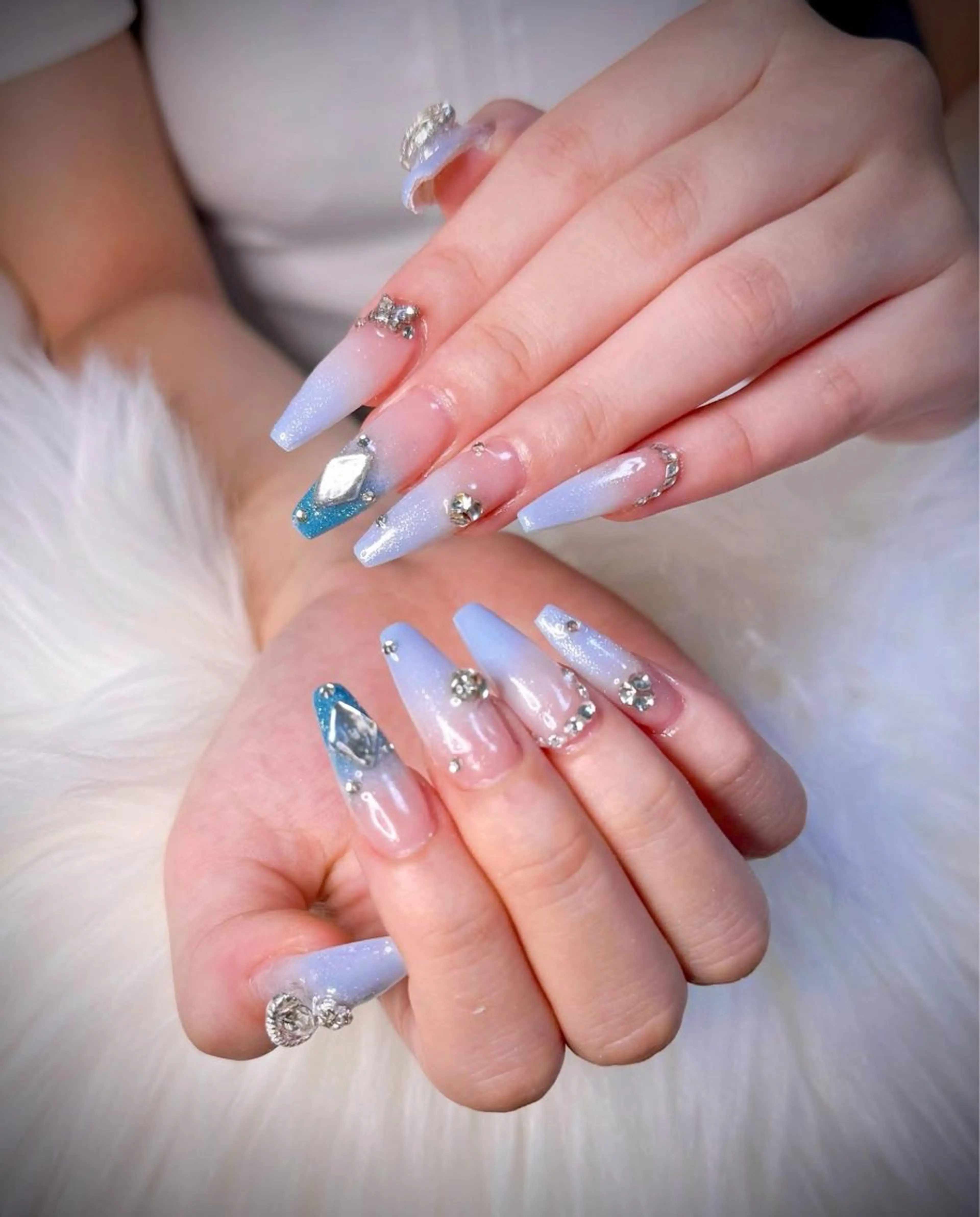 💅長さ出しチップ持ち込みデザインor やり放題小さいストーン付け放題の写真