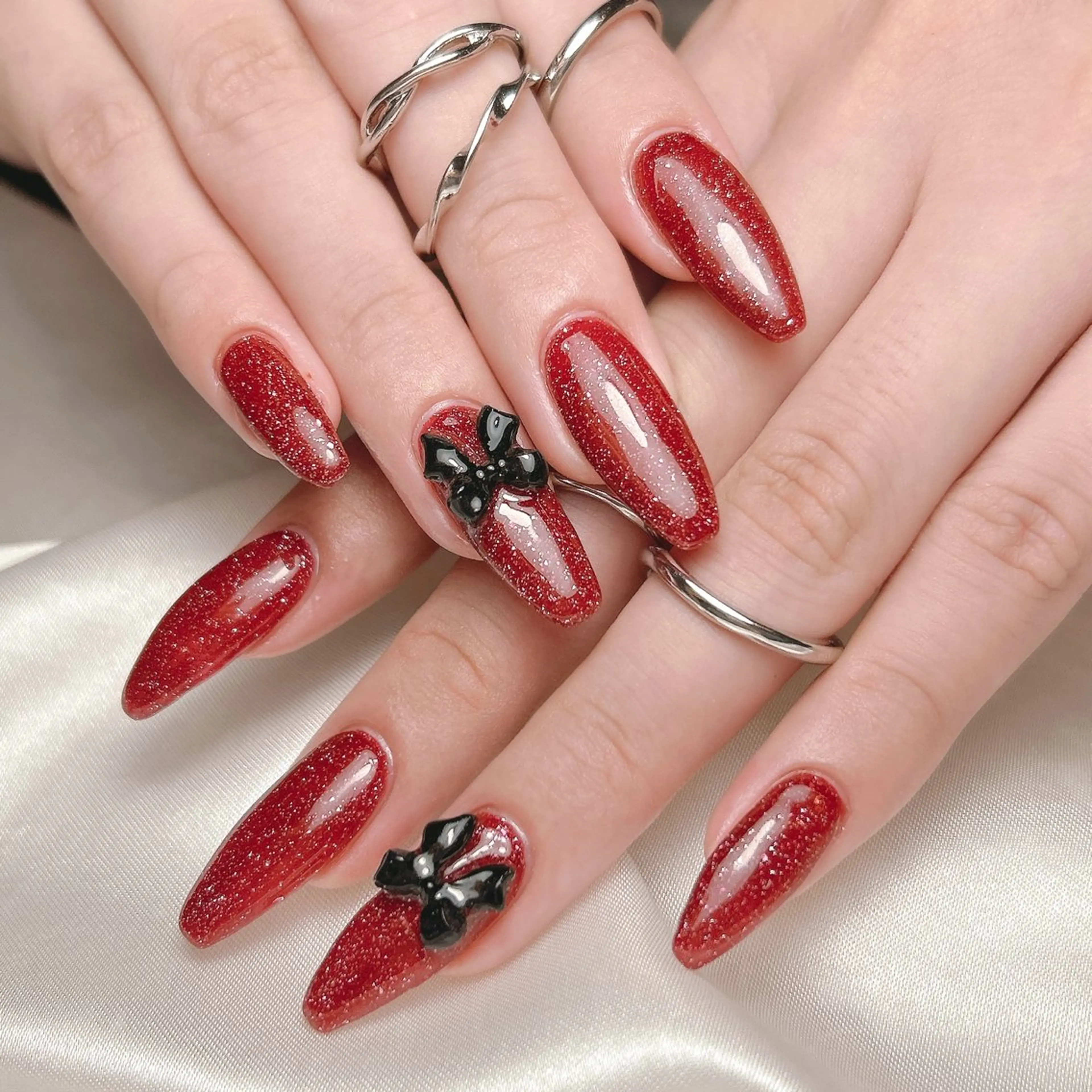 【フラッシュネイル】写真で映える📸✨大人っぽ！ギラギラネイル❣️の写真