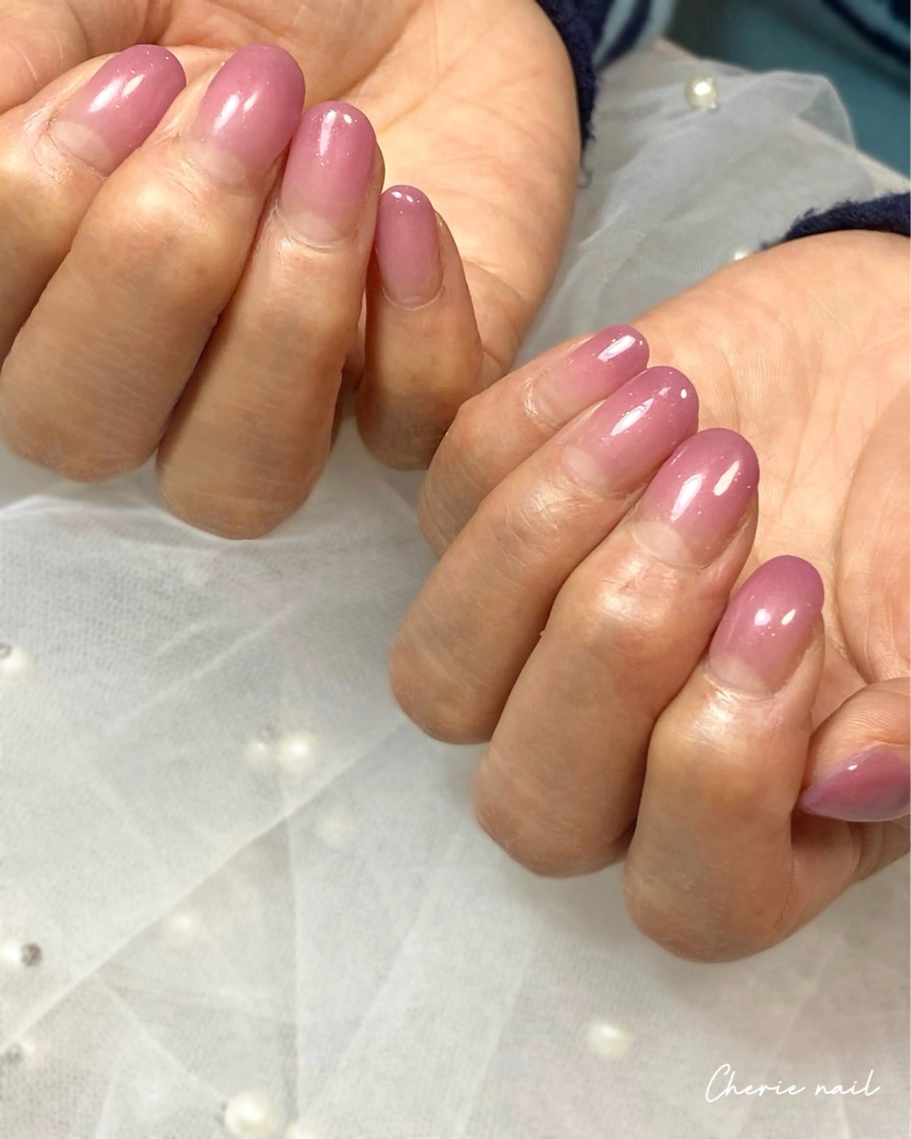 ネイル ジェルネイル グラデーション ラメ(グリッター) オフィスネイル ピンク Cherienail yunaのネイルデザイン