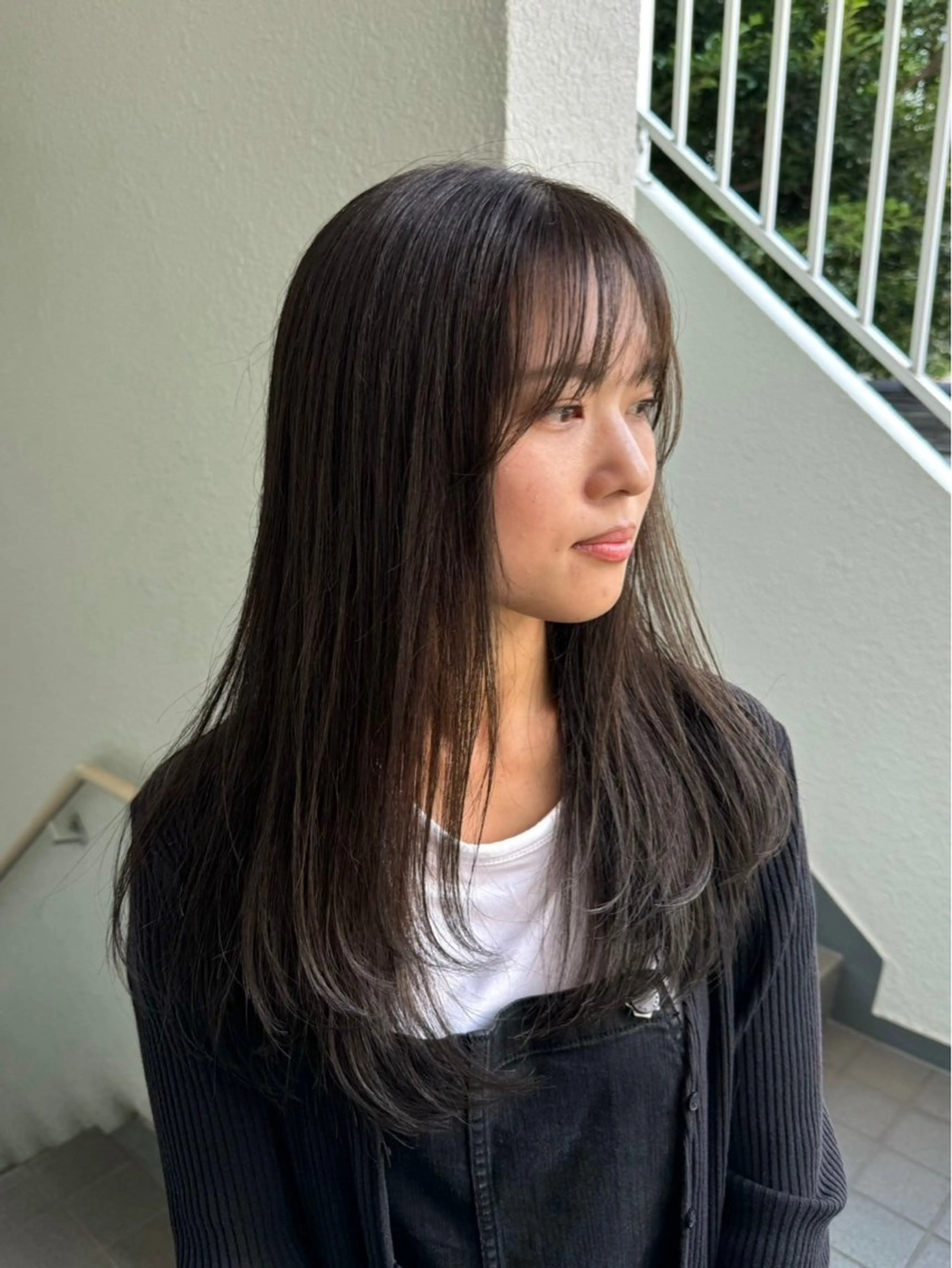 ロング カラー アッシュ アッシュグレー アッシュグレージュ 透明感カラー ダークアッシュ ヘアカラー トリートメント くすみカラー/海外 レイヤー/ ローレンのヘアスタイル