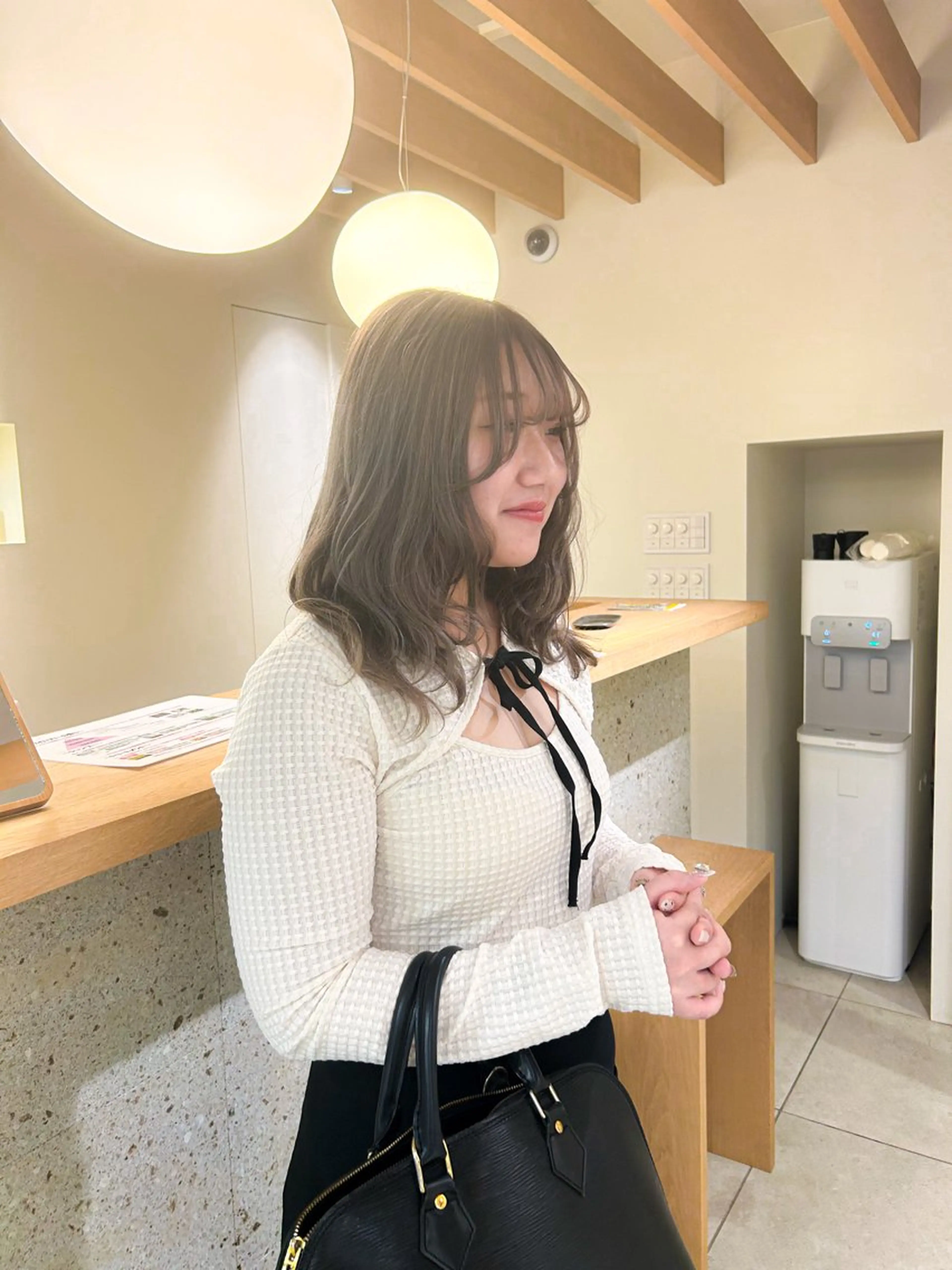 セミロング カラー ブリーチ 透明感カラー シルバー 髪質改善/ストレート パーマ長久手/ひかるのヘアスタイル