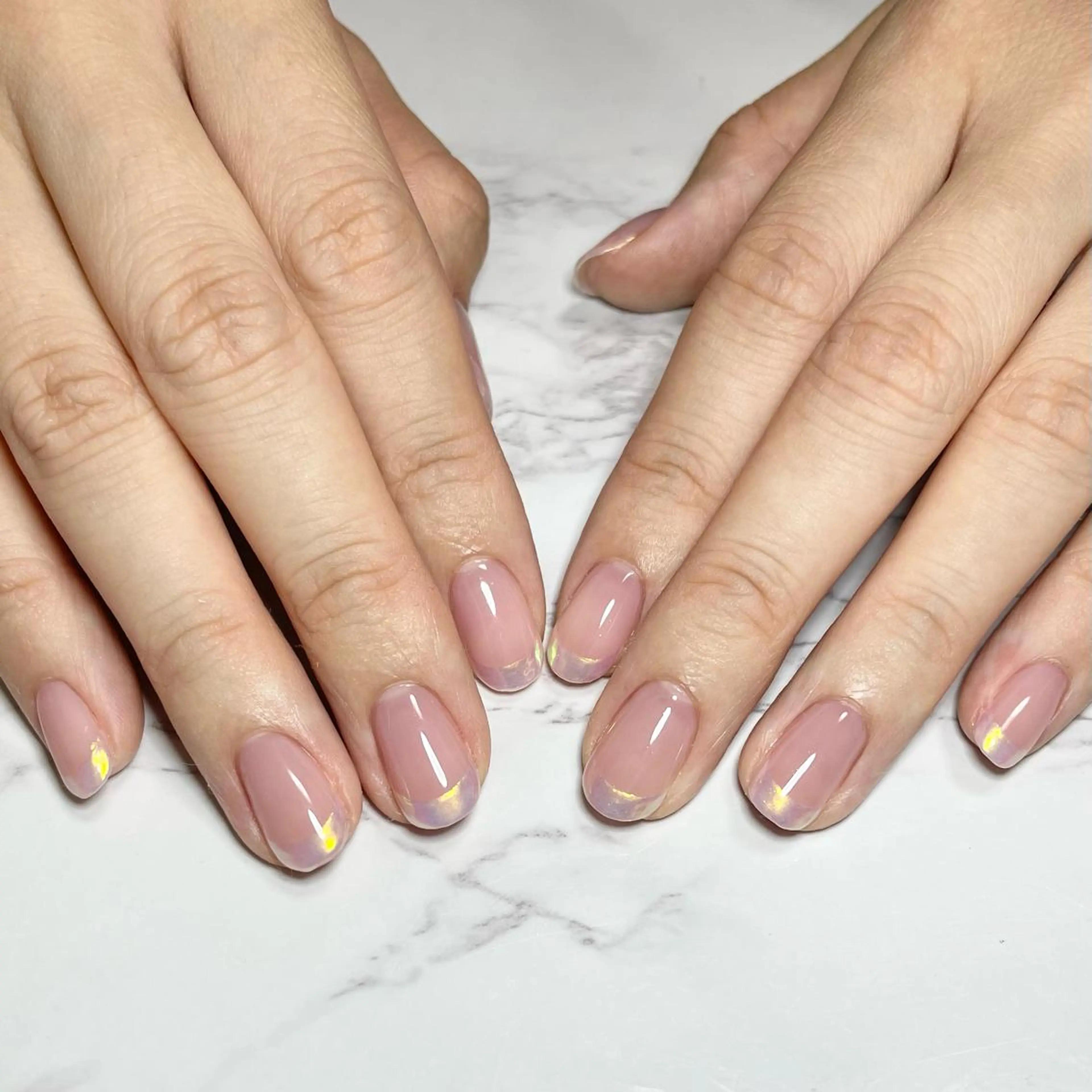 ネイル オーロラネイル フレンチネイル グラデーション 韓国ネイル ニュアンスネイル 阪本 悠加のネイルデザイン