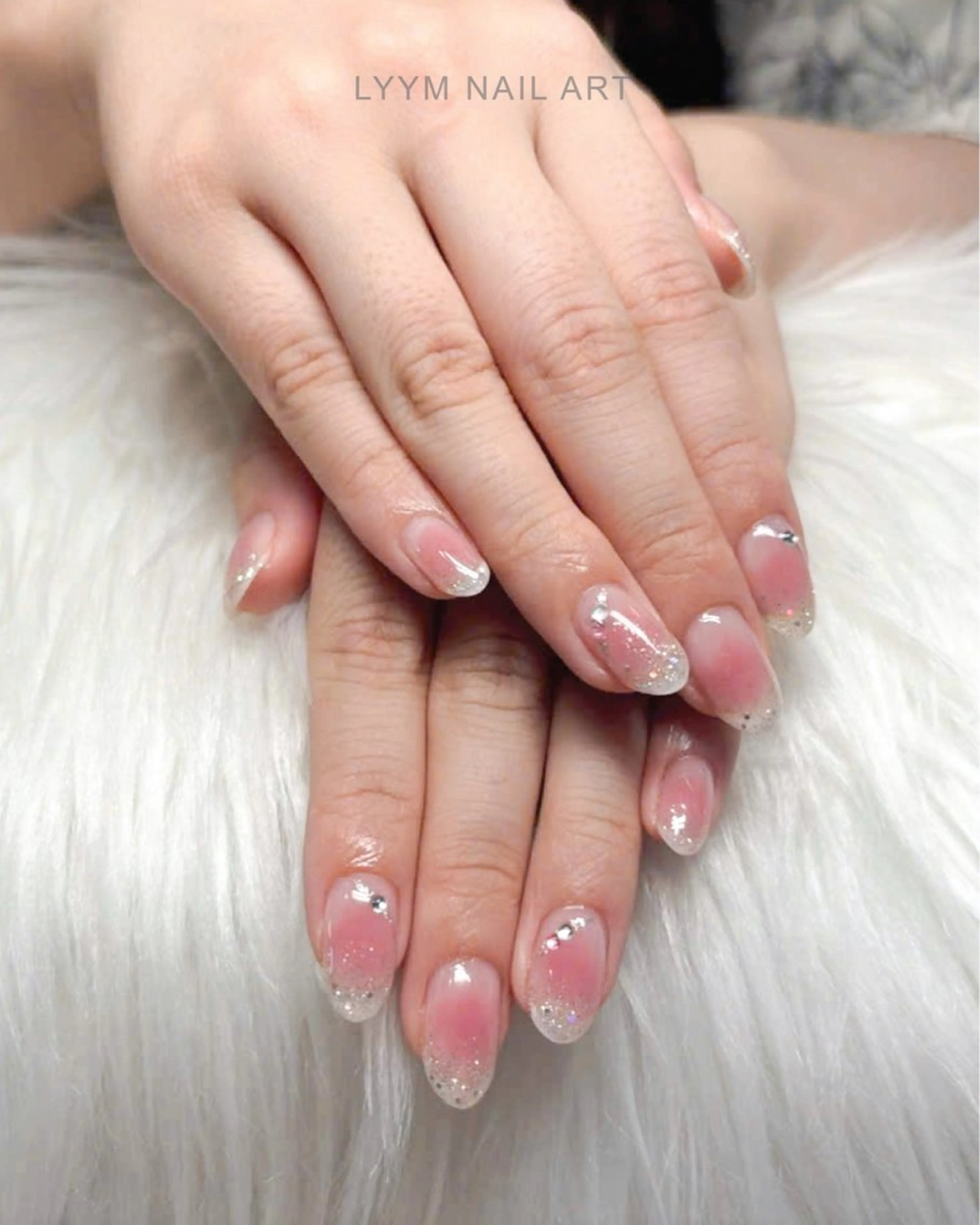 ネイル フレンチネイル 韓国ネイル ラメ(グリッター) オフィスネイル ピンク LYYM Salonのネイルデザイン