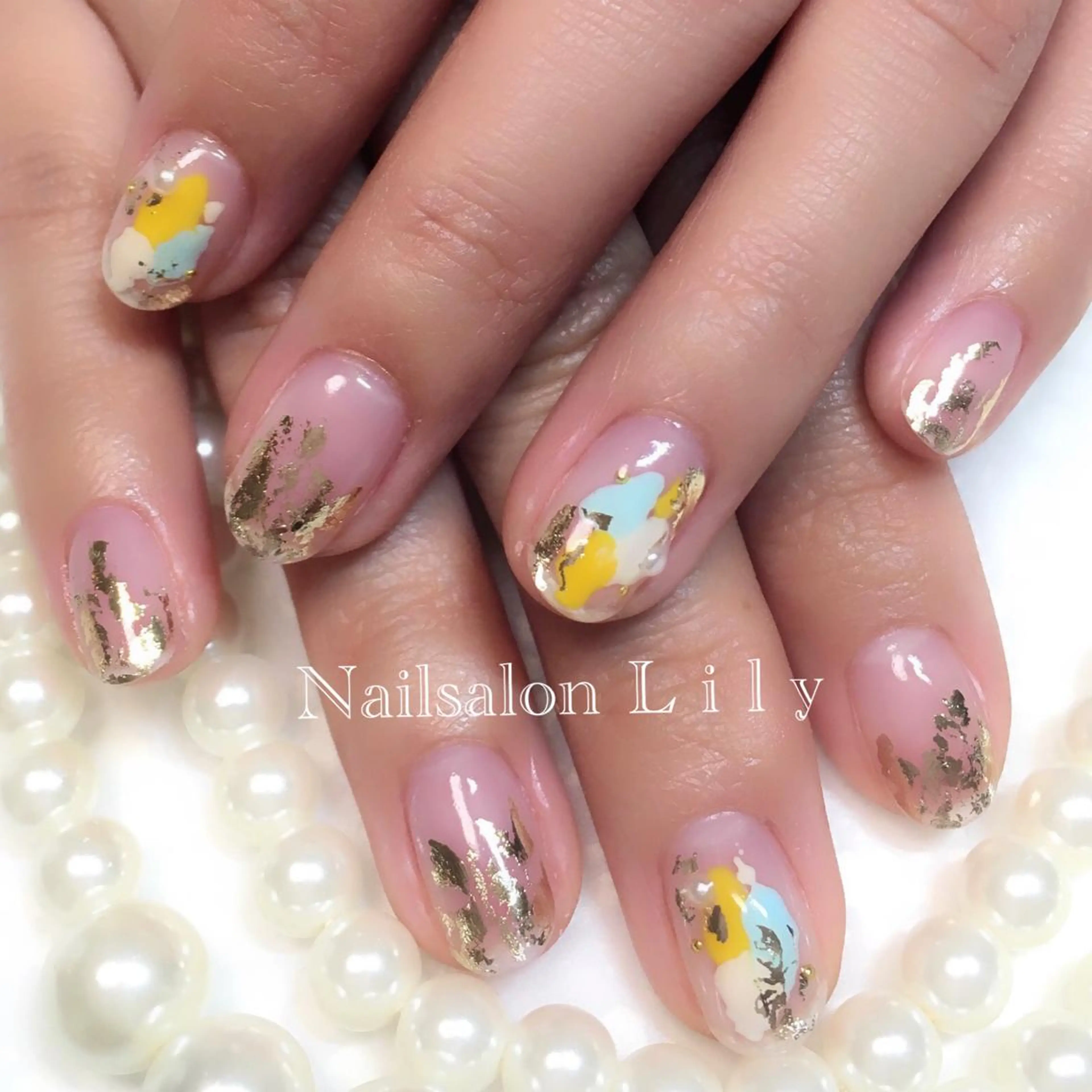 ネイル ゴージャス ニュアンスネイル Lily*nail 🌻Mii🌻のネイルデザイン