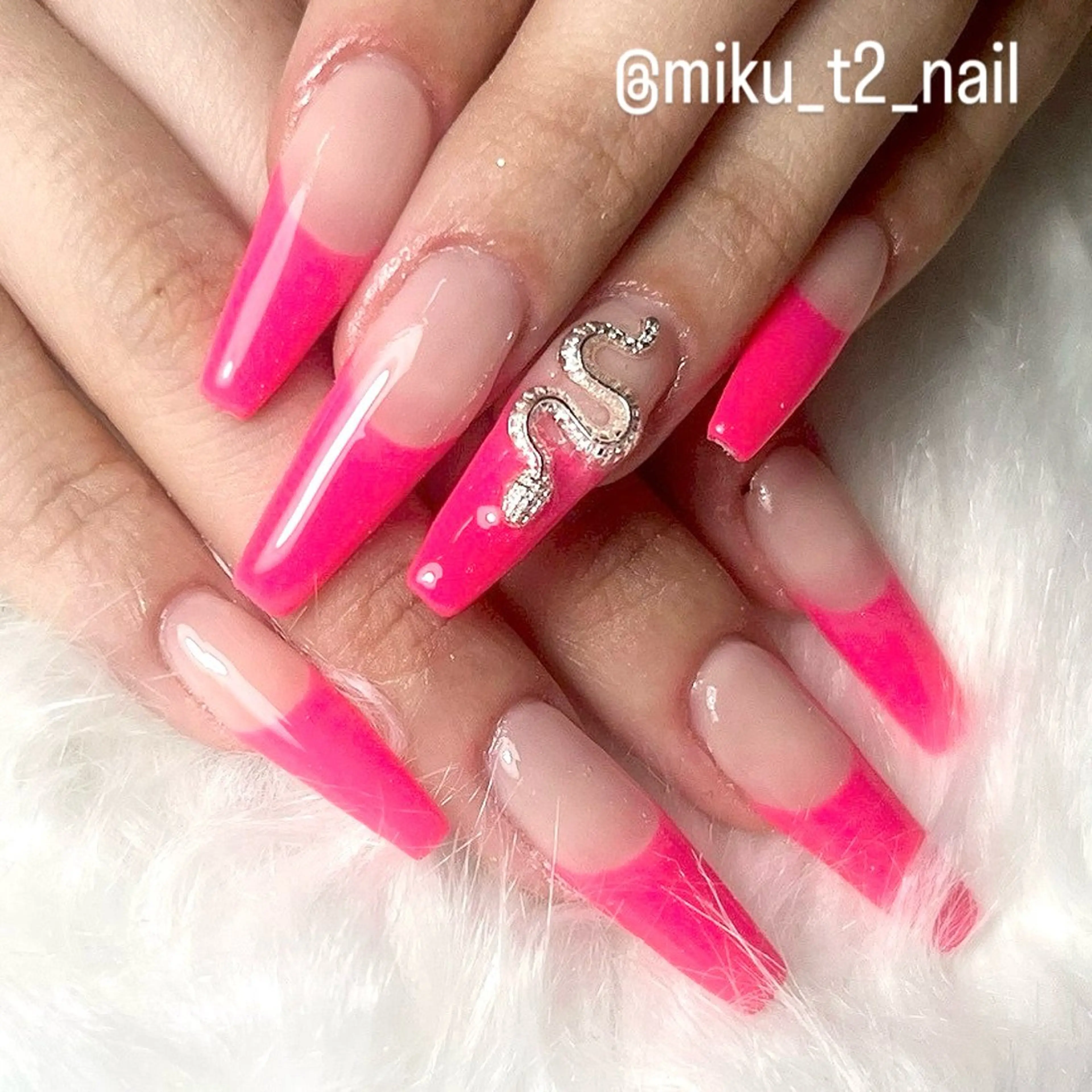 ネイル ハンドネイル nail salon T2所属・MI KUのネイルデザイン