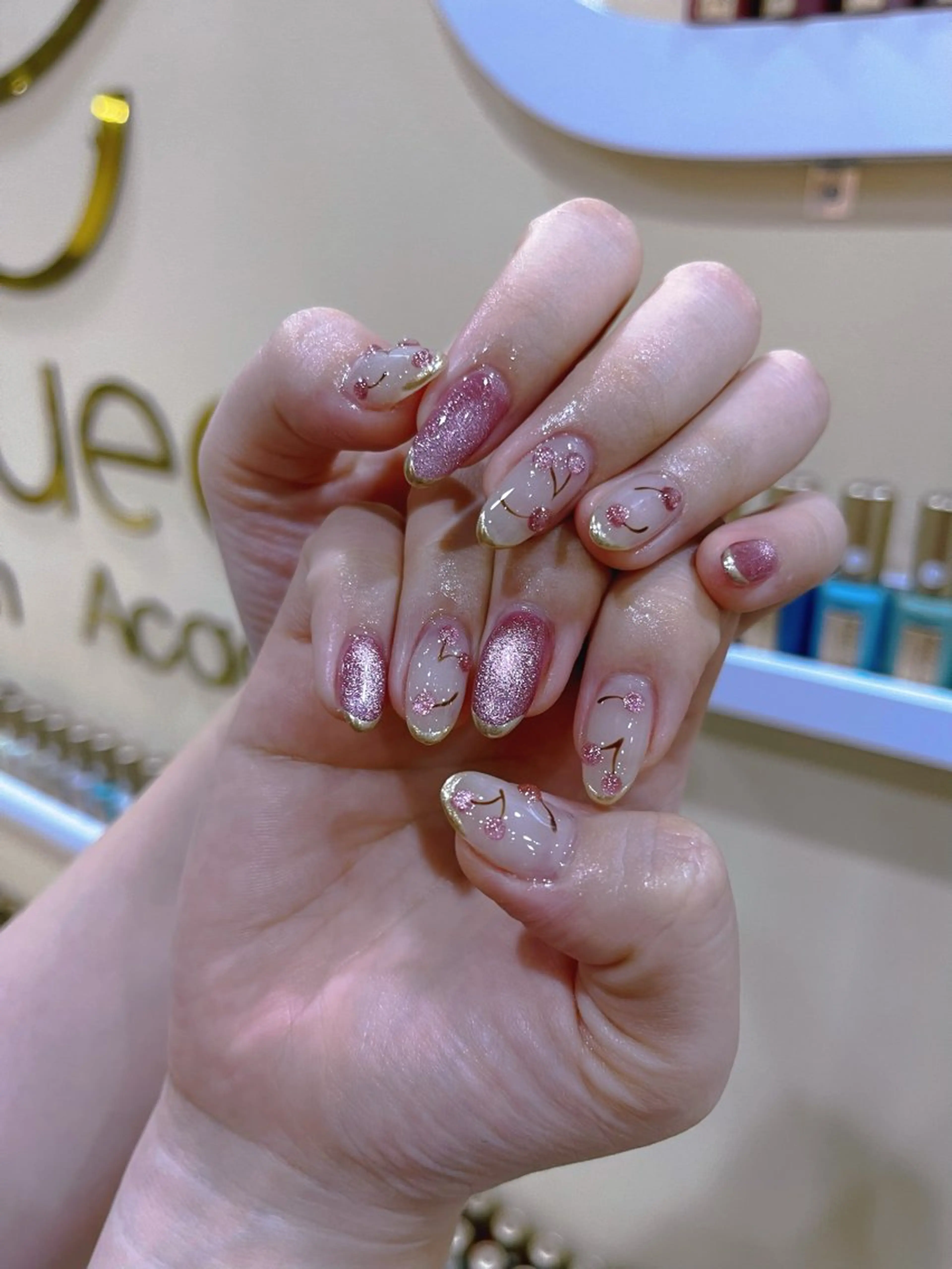 ネイル MQueen ネイルサロンマルのネイルデザイン