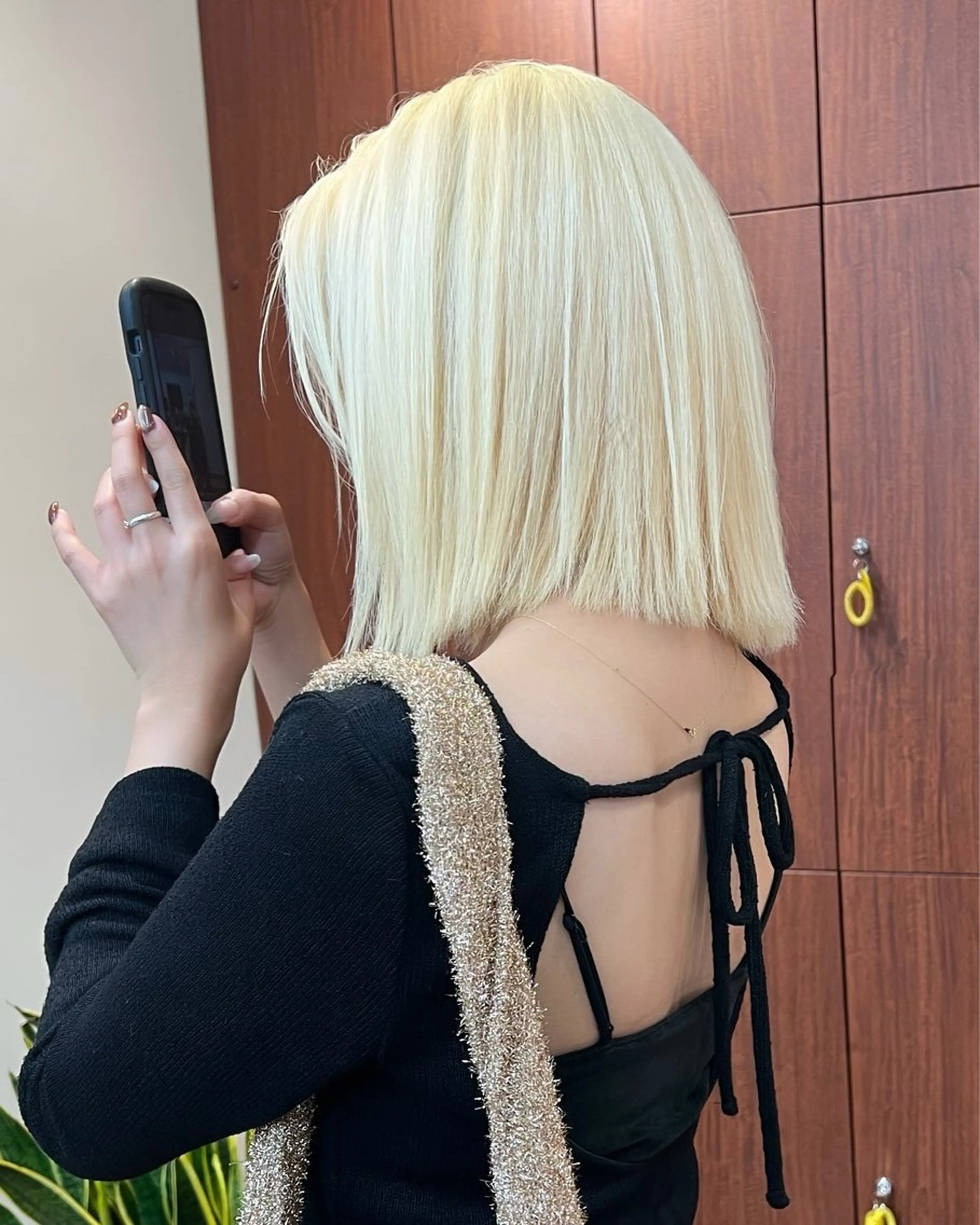 ミディアム カラー ブリーチ ケアブリーチ ダブルカラー ハイトーンカラー ボブ ヘアカラー トリートメント ヘアセット レイヤー専門家 ダブルカラー修のヘアスタイル