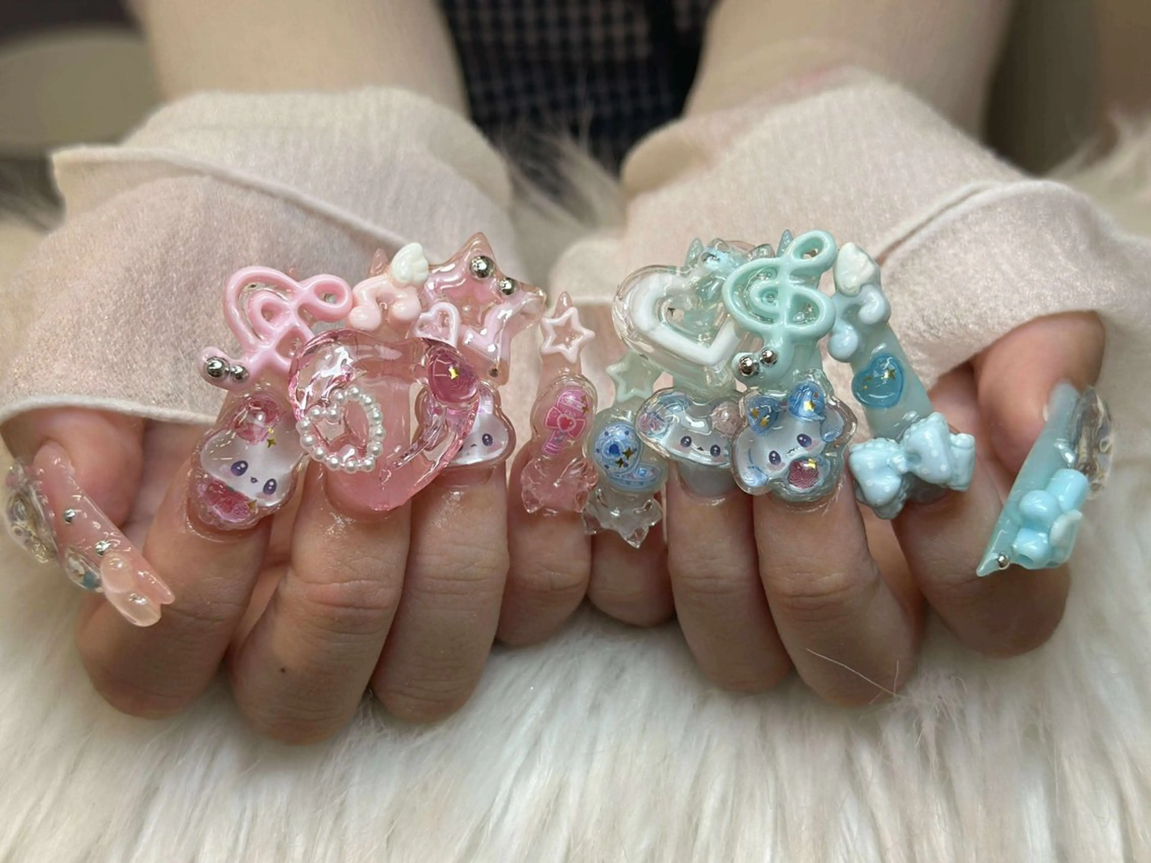 ネイル チークネイル ハート ホログラムネイル ミラーネイル ニュアンスネイル Nie Nail Shinokuboのネイルデザイン