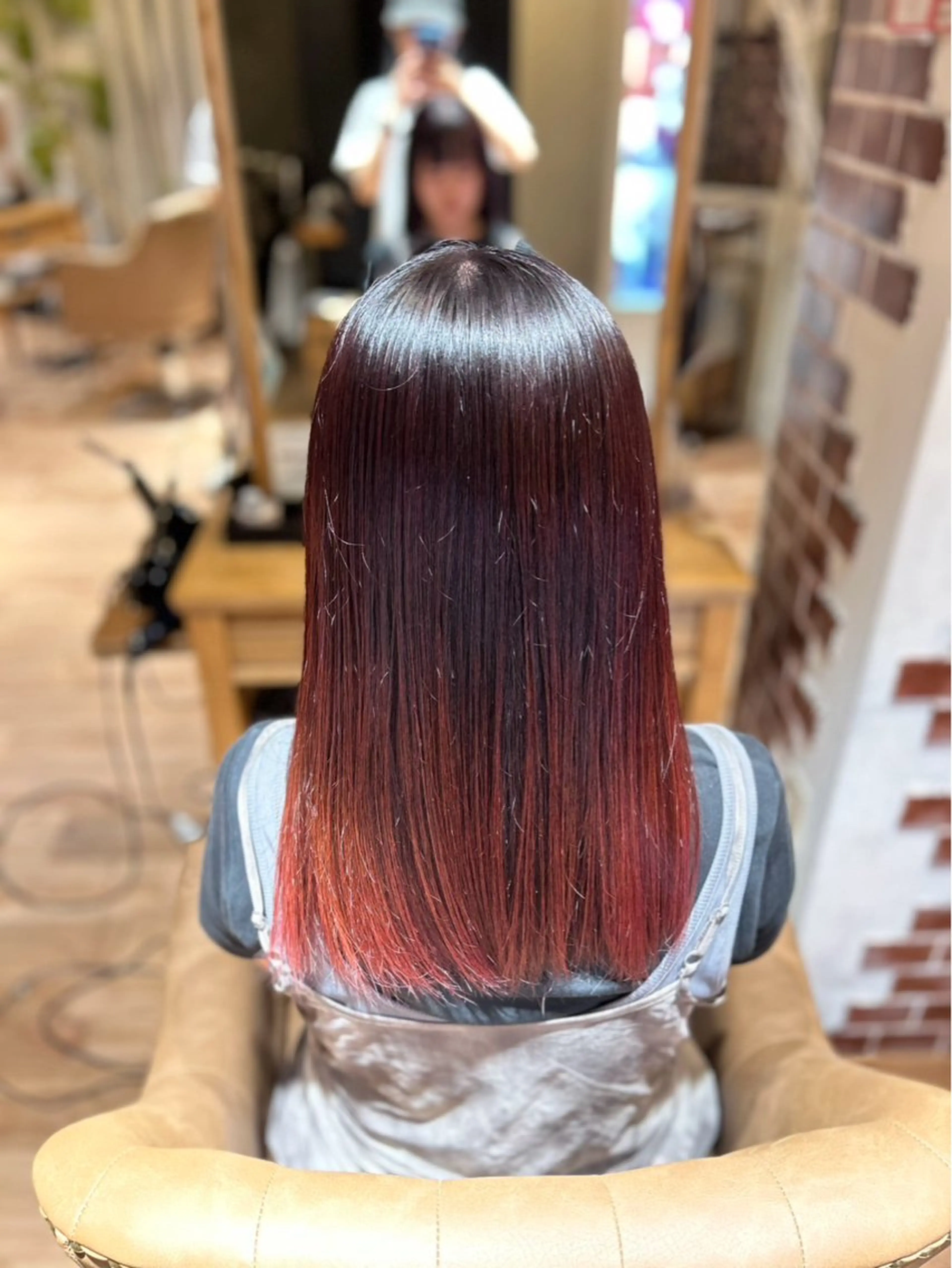 ロング ヘアカラー 高口 小春のヘアスタイル