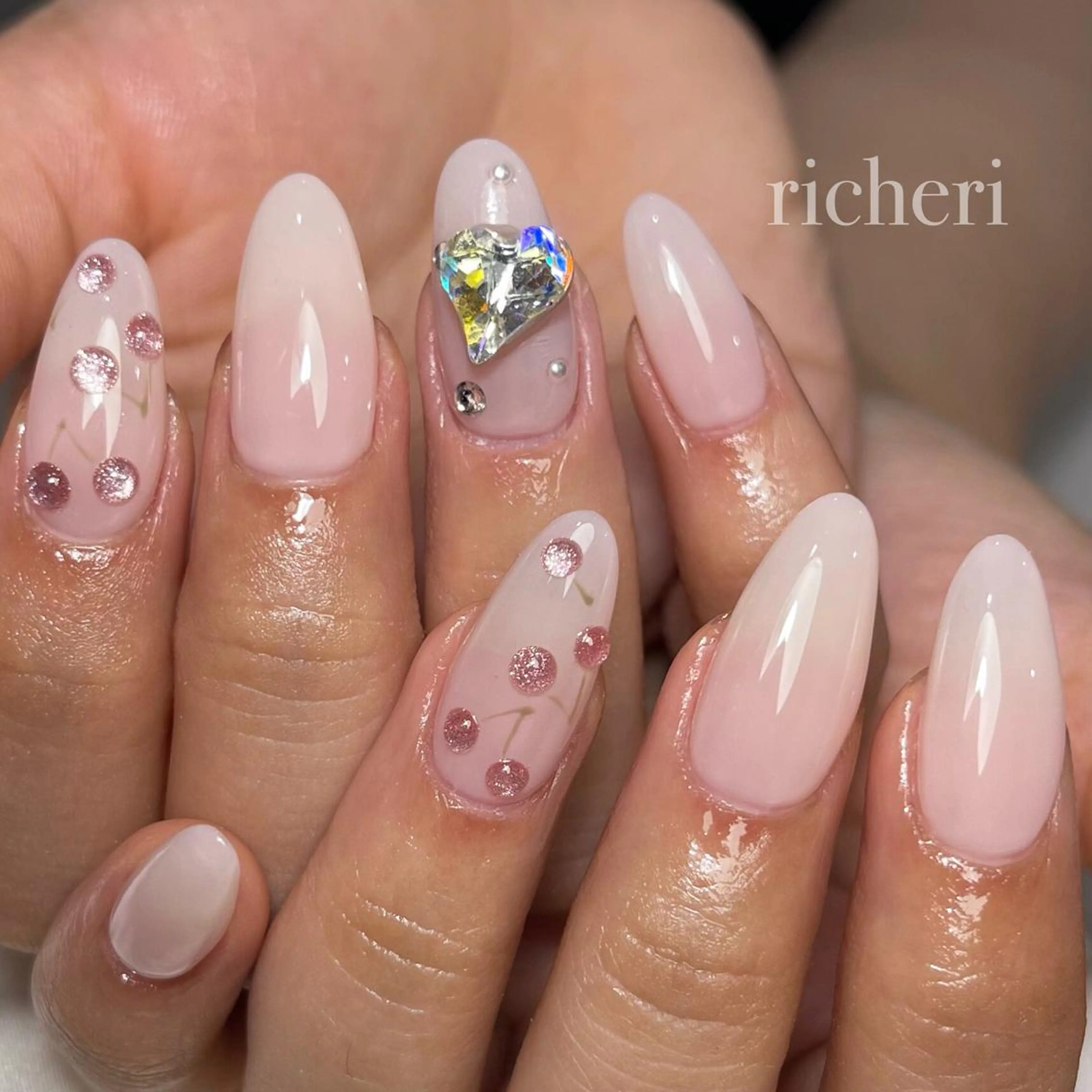 ミディアム ネイル ハンドネイル richeri beautyのエステ・リラクイメージ