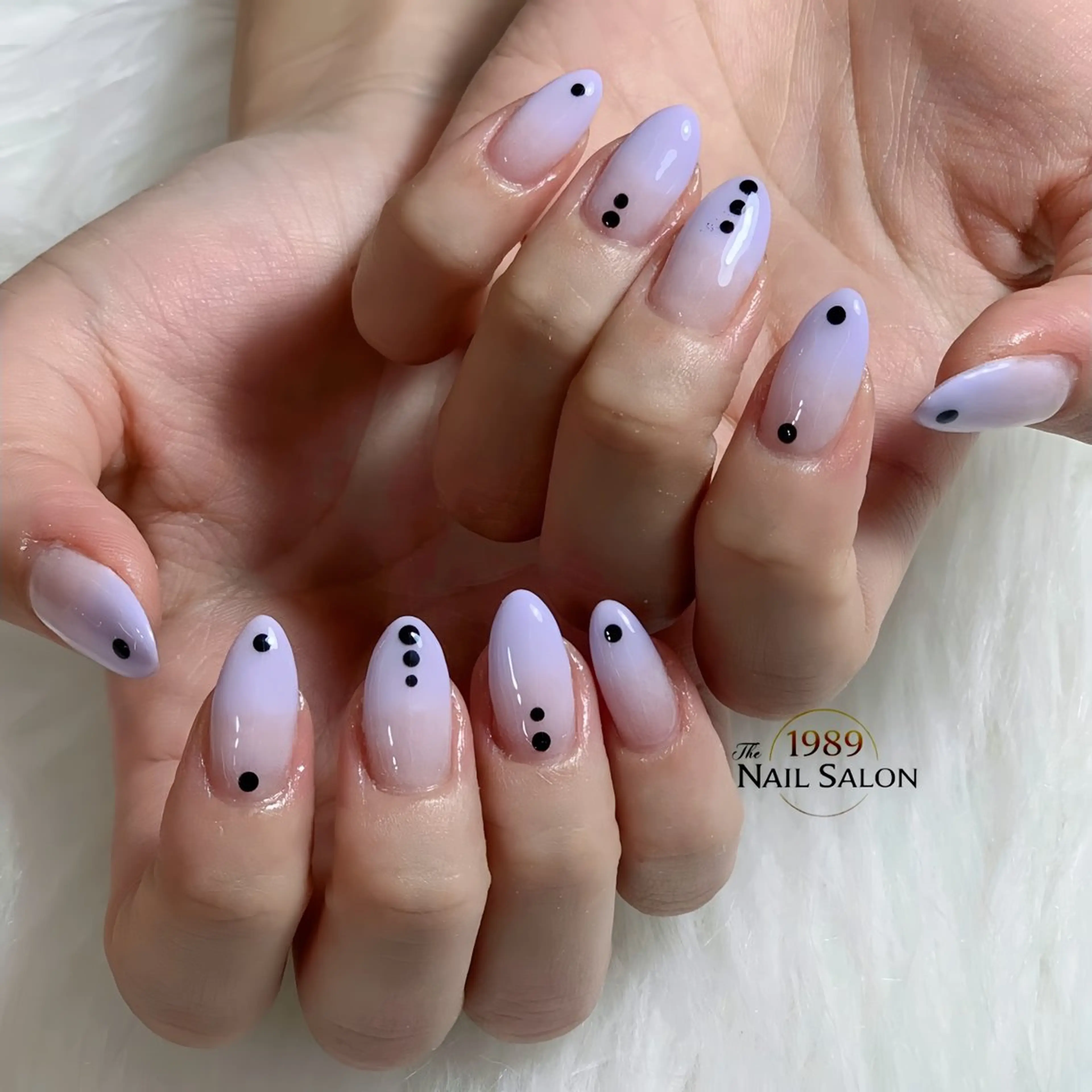 ネイル ストーンネイル ハンドネイル The 1989 Nail Salonのネイルデザイン