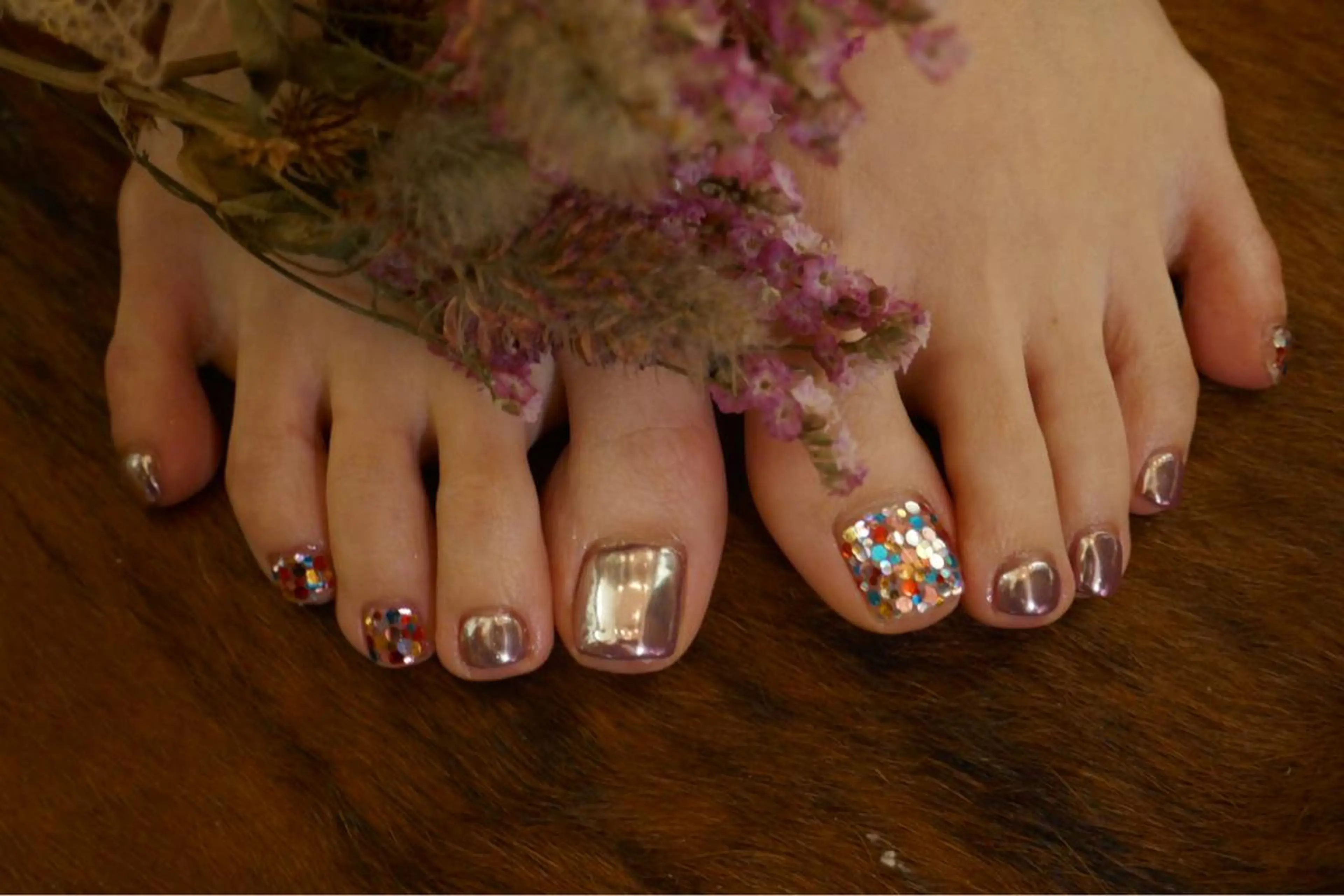 ネイル ホログラムネイル キラキラネイル ミラーネイル revia所属・ERI Nailistのネイルデザイン