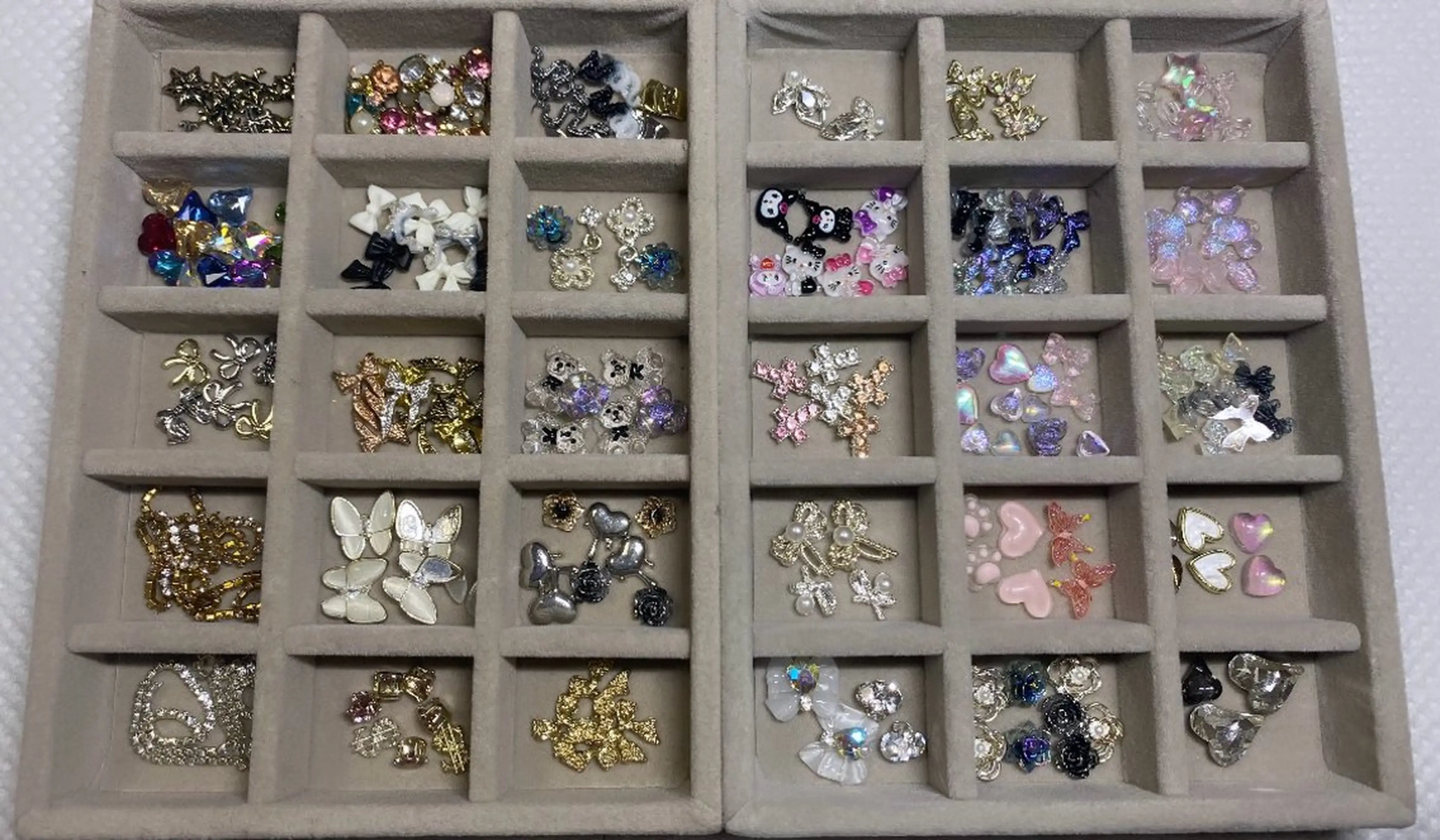 ネイル ストーンネイル Welina ♡♡のネイルデザイン