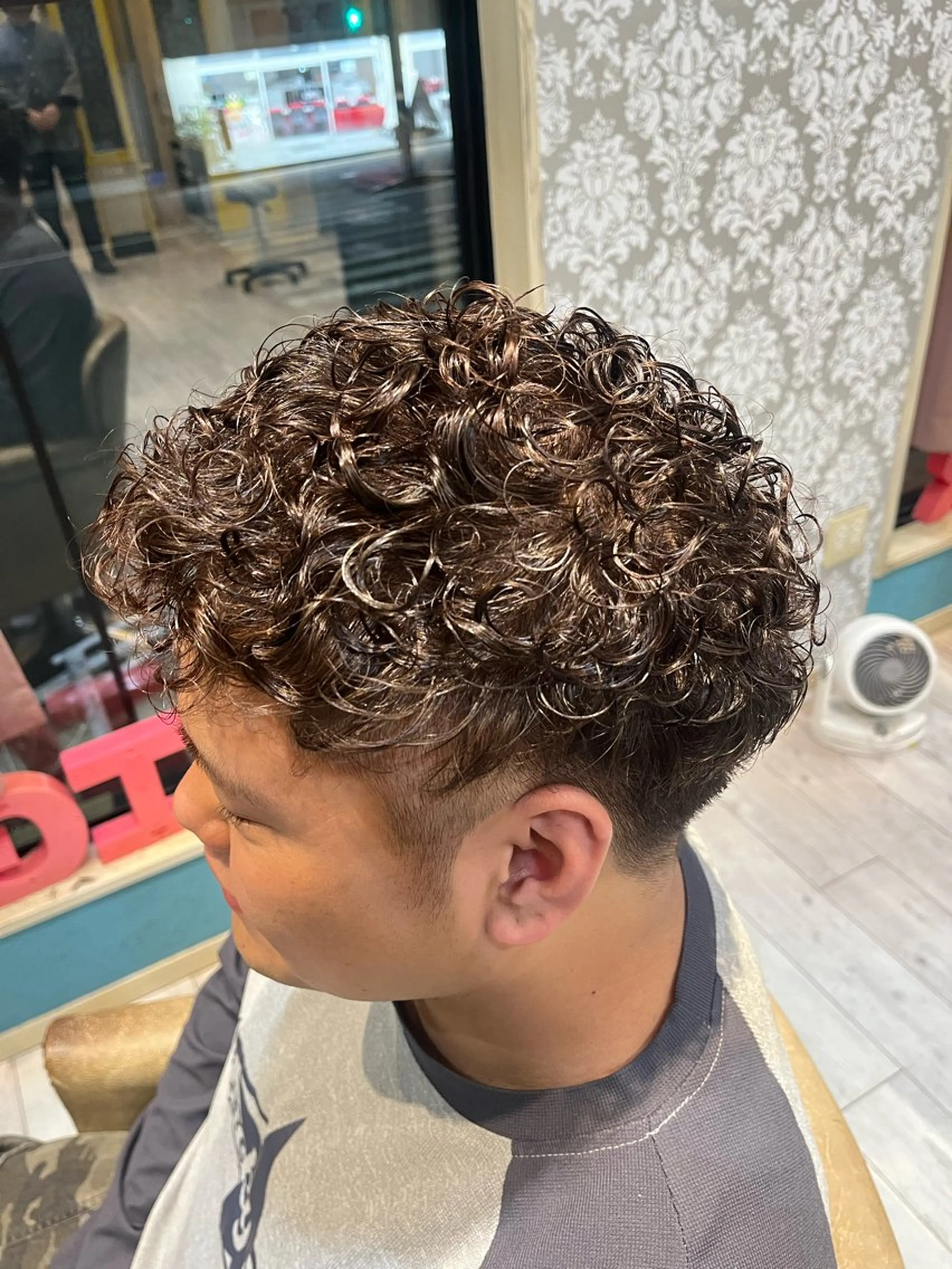 パーマ メンズ スペインカール カット パーマ 塚崎 日和のヘアスタイル