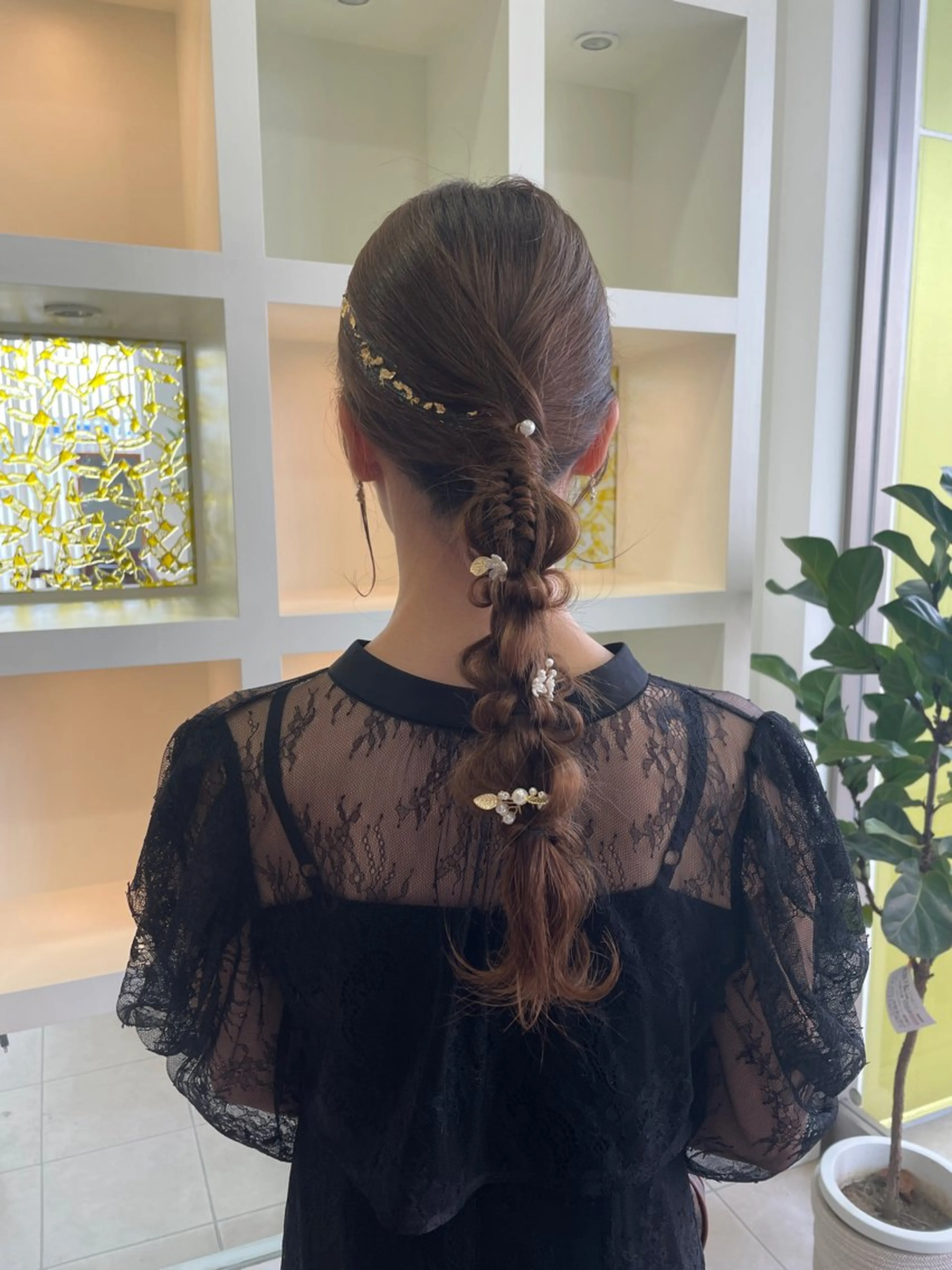 セミロング ヘアアレンジ マキノ キョウカのヘアスタイル