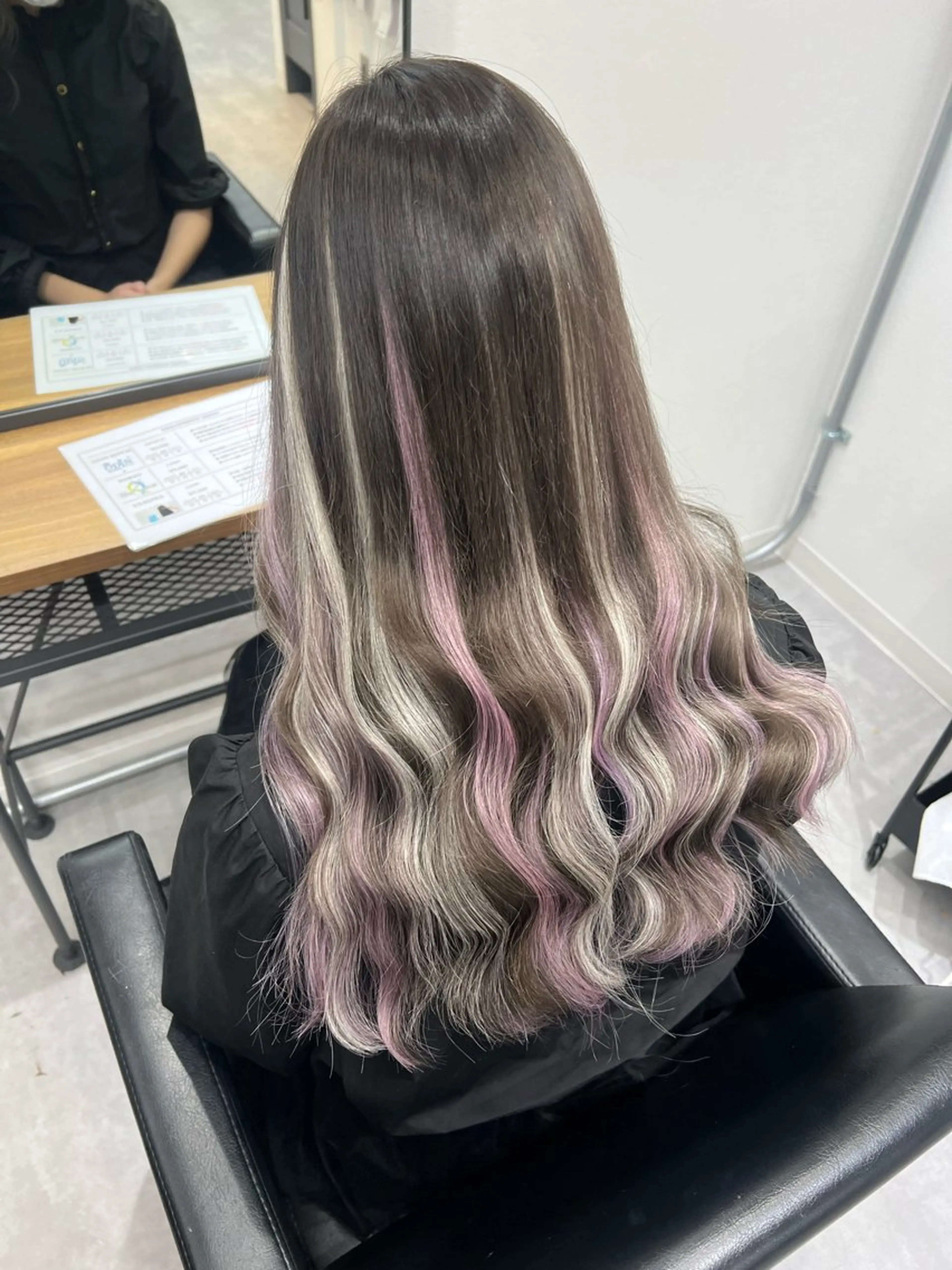 ロング カラー シールエクステ ハイライトカラー ラベンダーカラー ピンクカラー エクステ ショート/ウルフ カットモデル募集のヘアスタイル