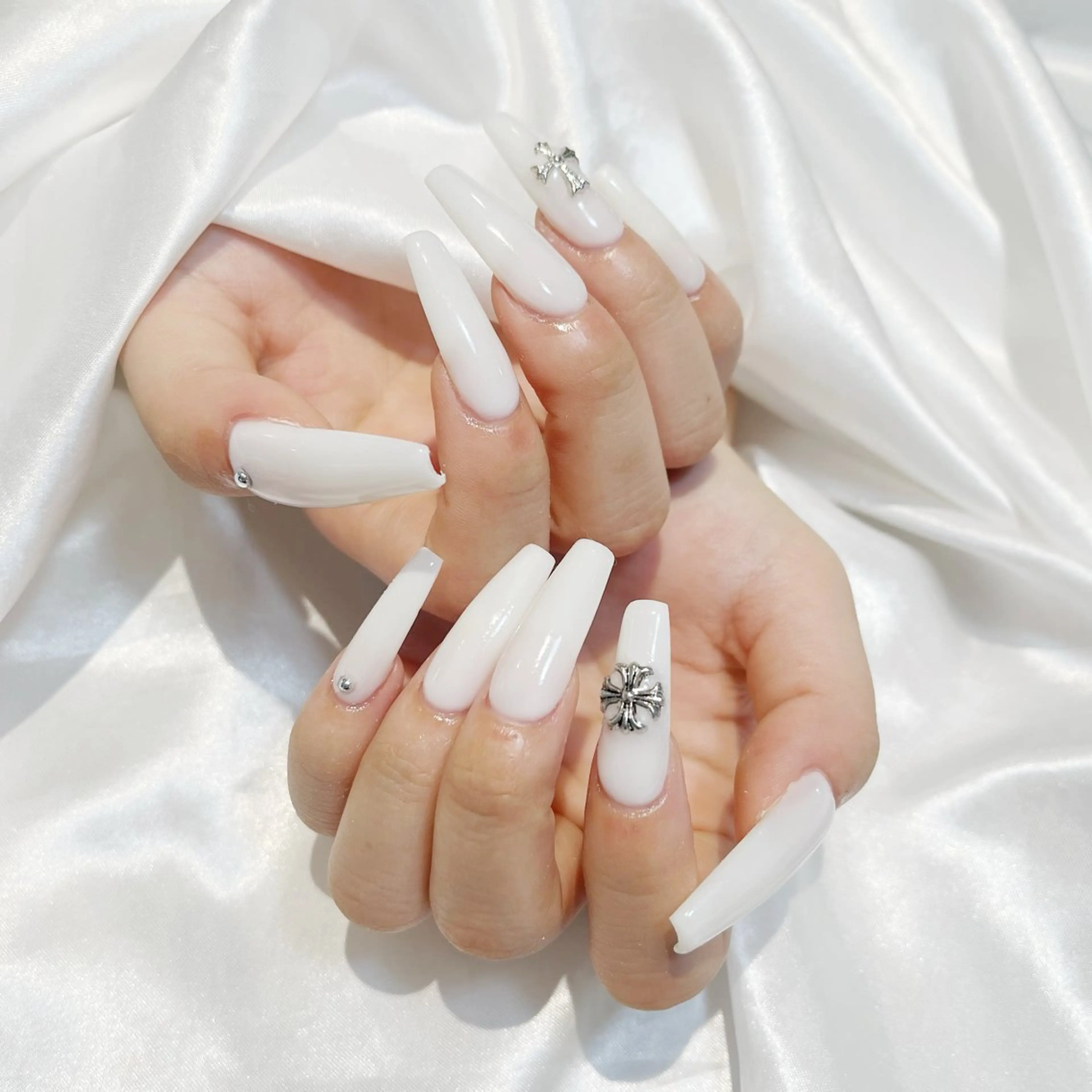 ネイル WISTERIA aisaのネイルデザイン