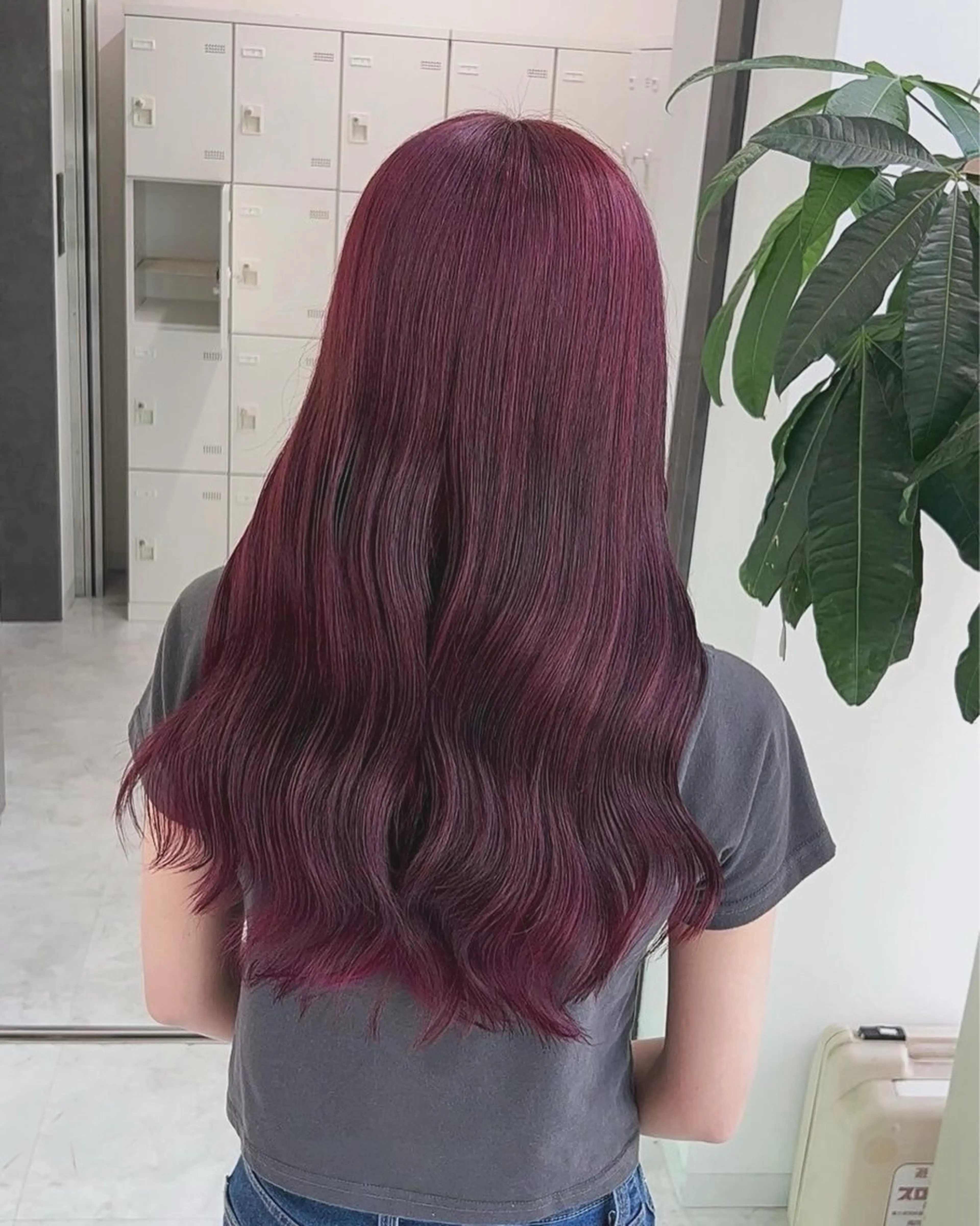 ロング カラー ヘアアレンジ ブリーチ ダブルカラー ブリーチなしカラー 髪質改善 韓国風グレージュ 🤍たくみ🤍のヘアスタイル