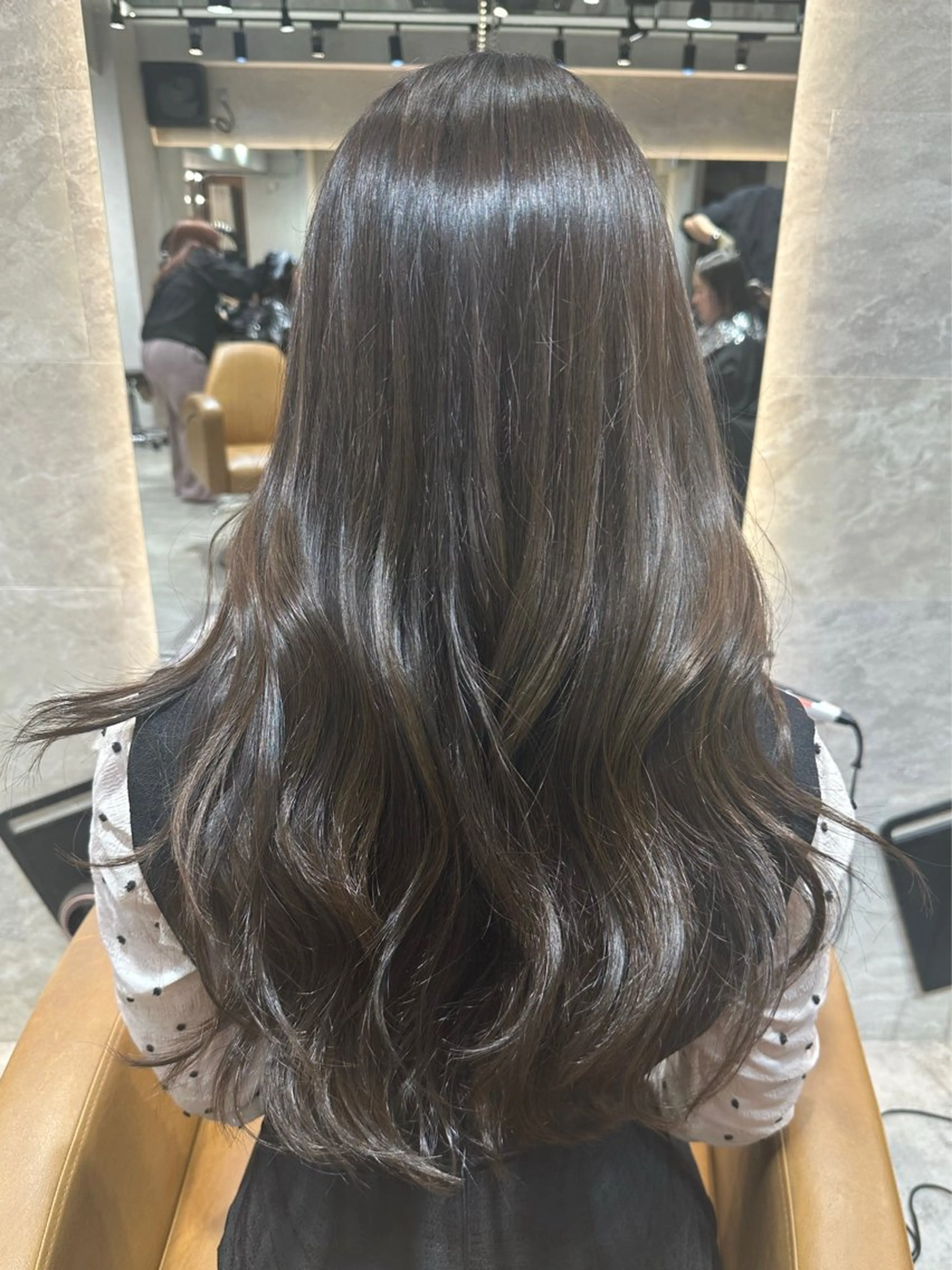 【🔥期間限定メニュー🔥】韓国風色気カット+透明感カラー+ 髪質改善超音波アイロントリートメントの写真